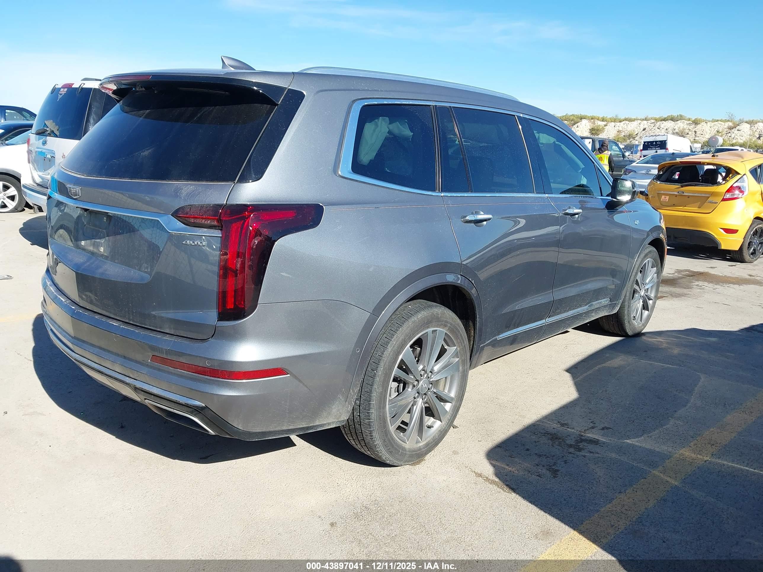 CADILLAC XT6 image 4