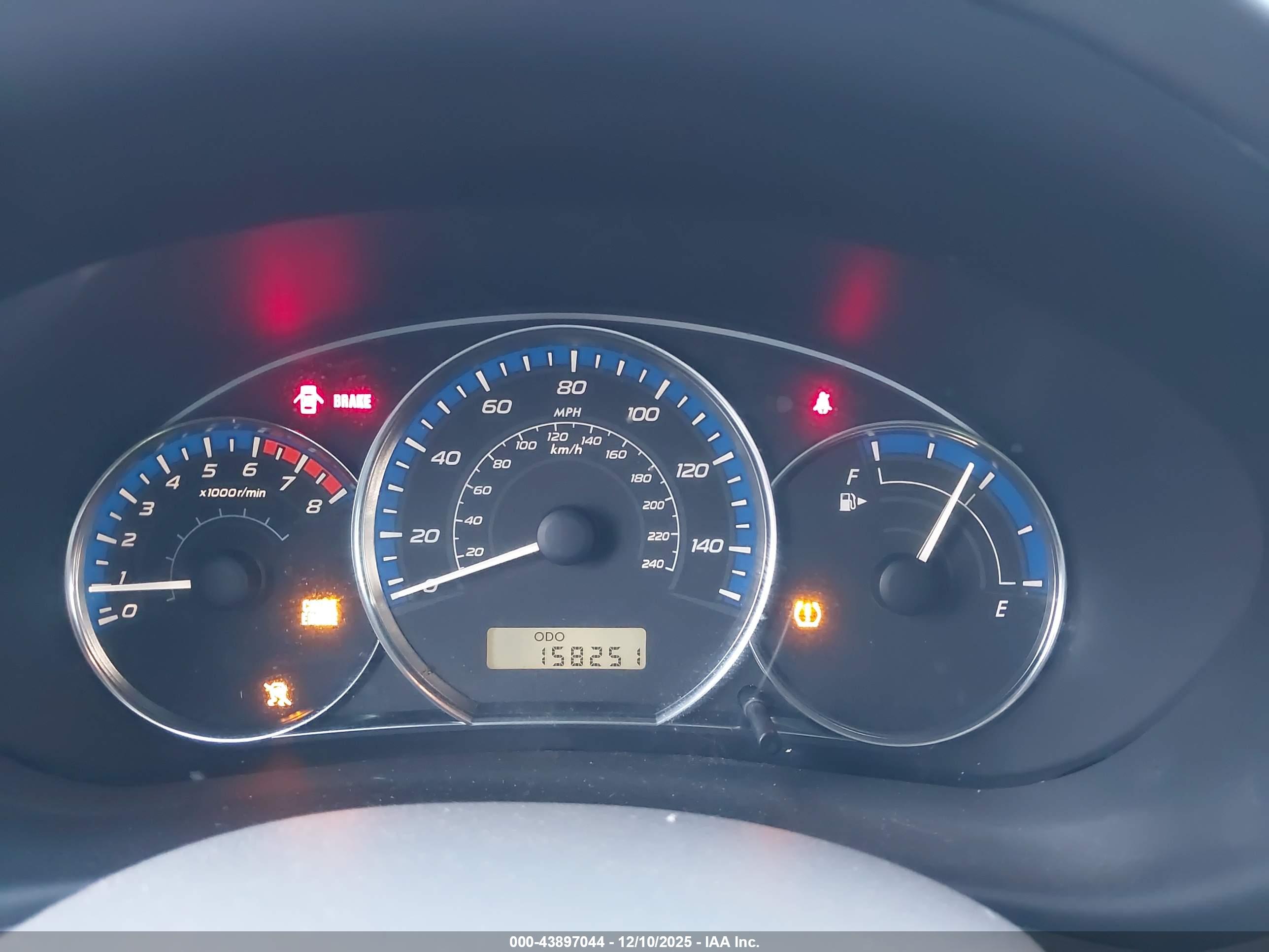 SUBARU FORESTER image 7