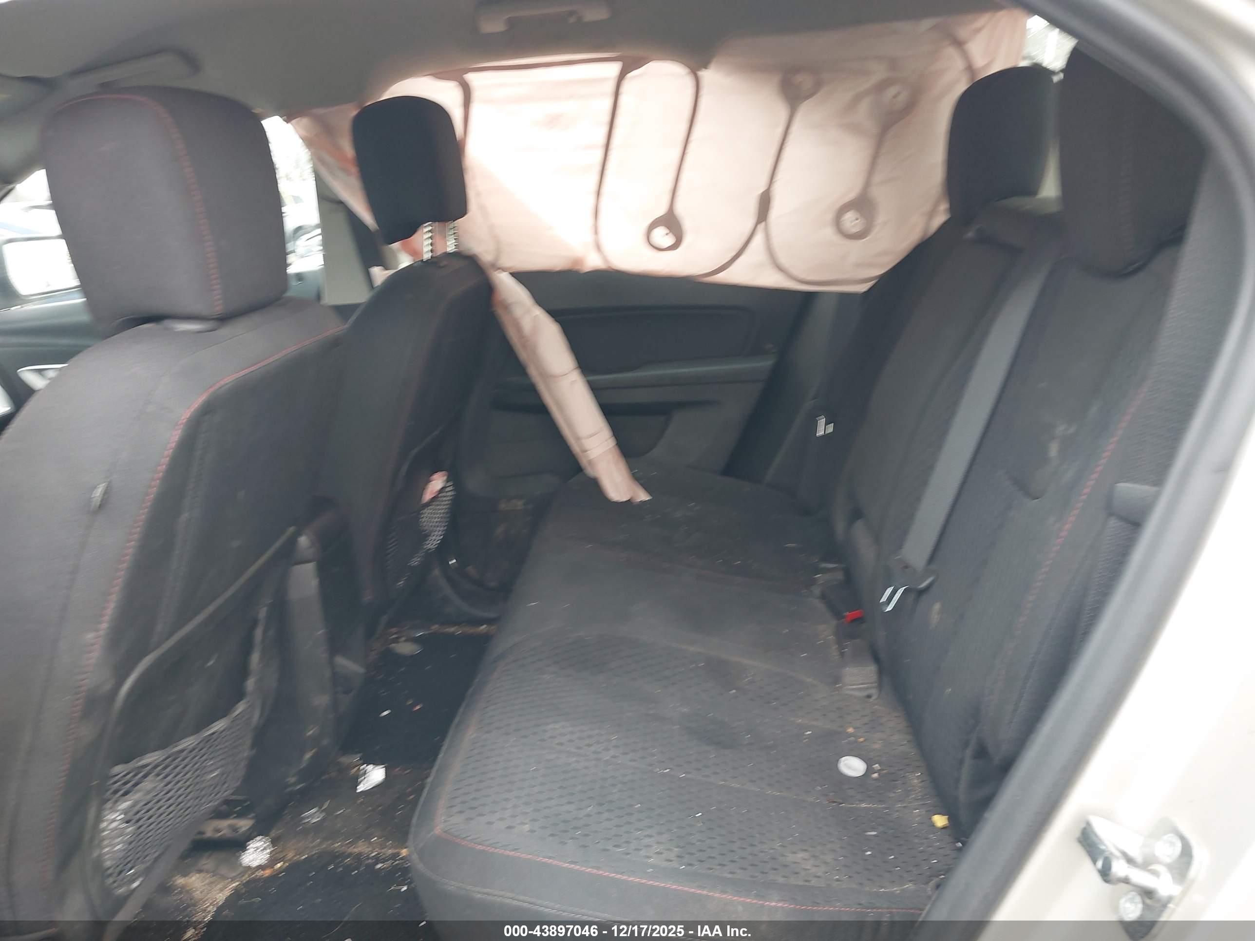 CHEVROLET EQUINOX image 8