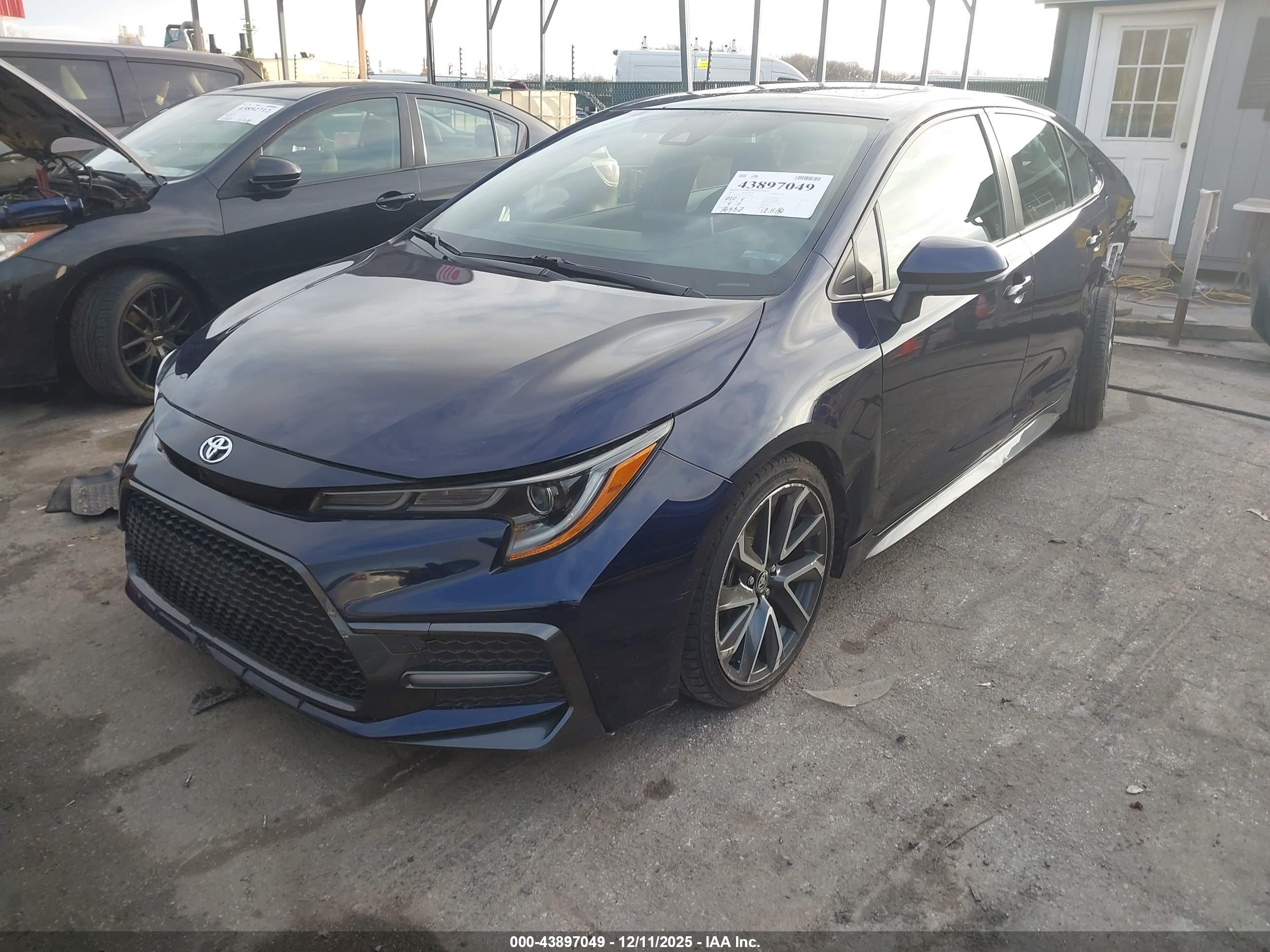 TOYOTA COROLLA image 2