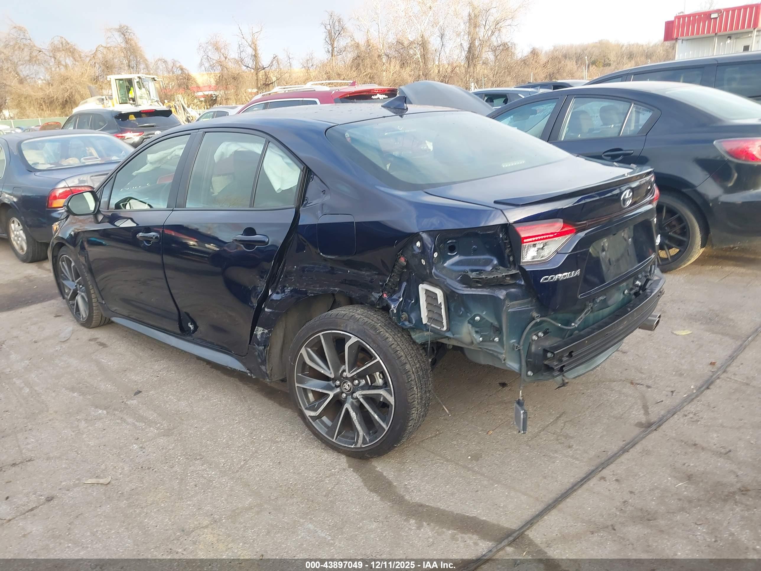TOYOTA COROLLA image 3
