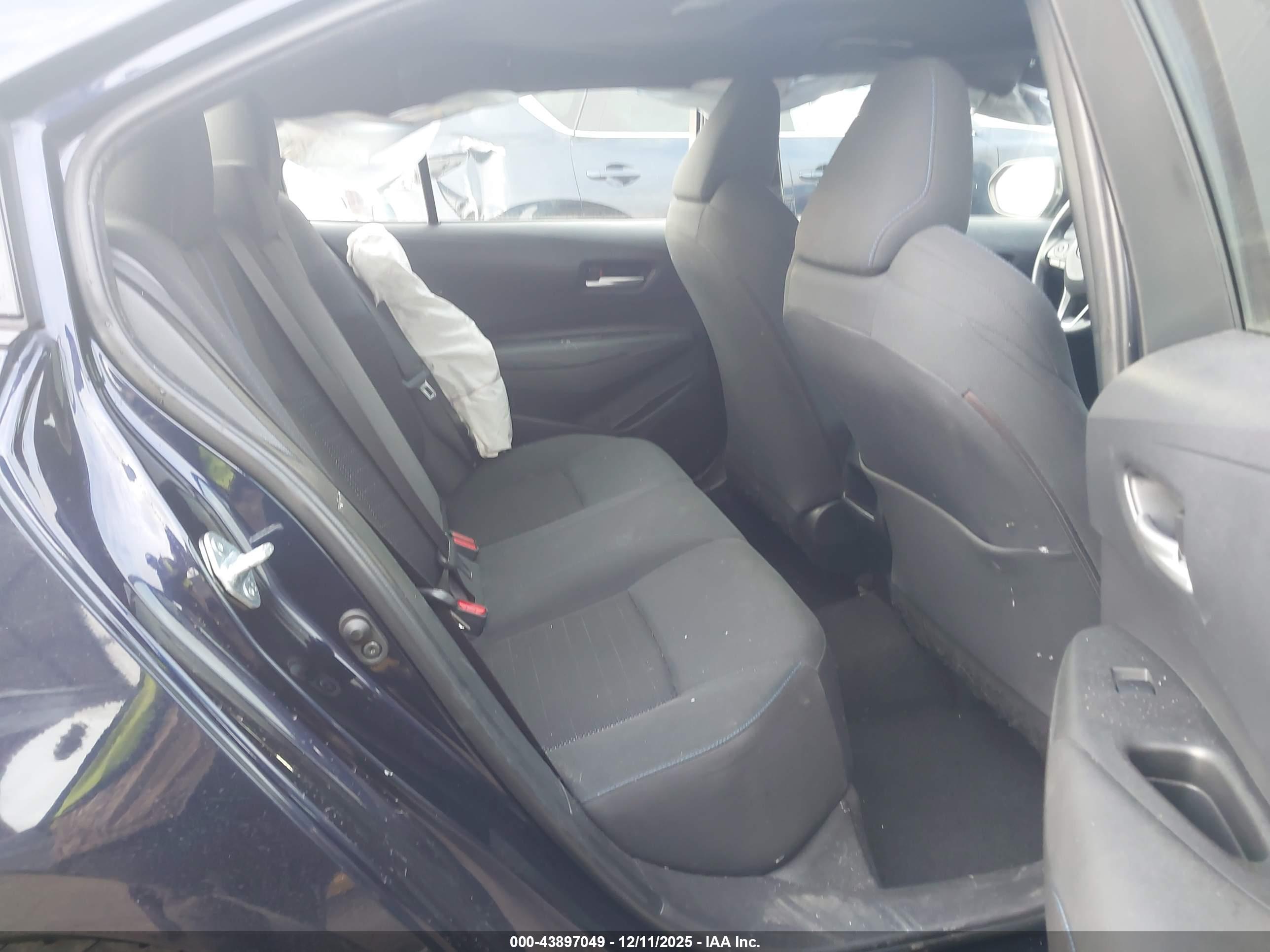 TOYOTA COROLLA image 8