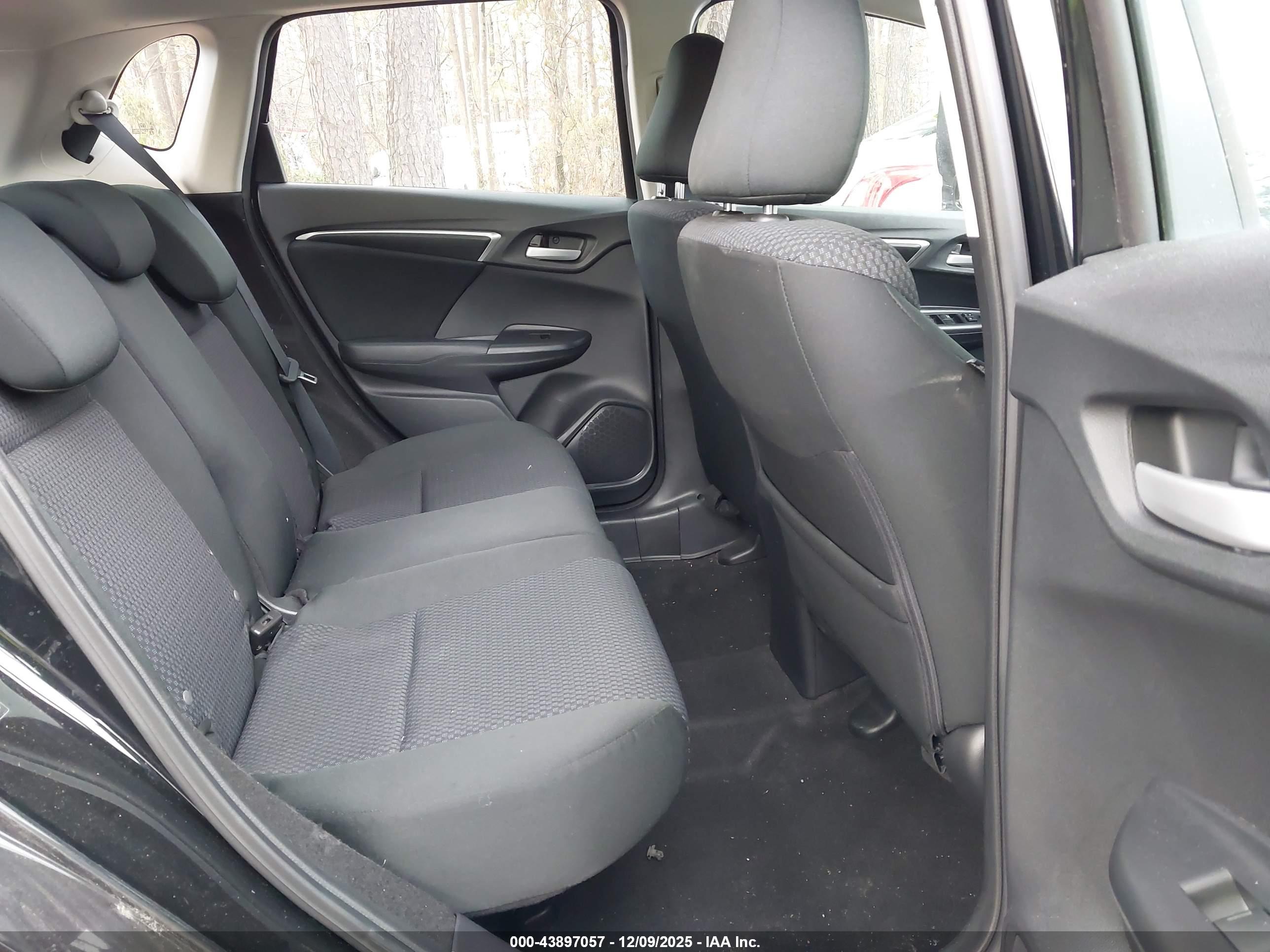 HONDA FIT image 8