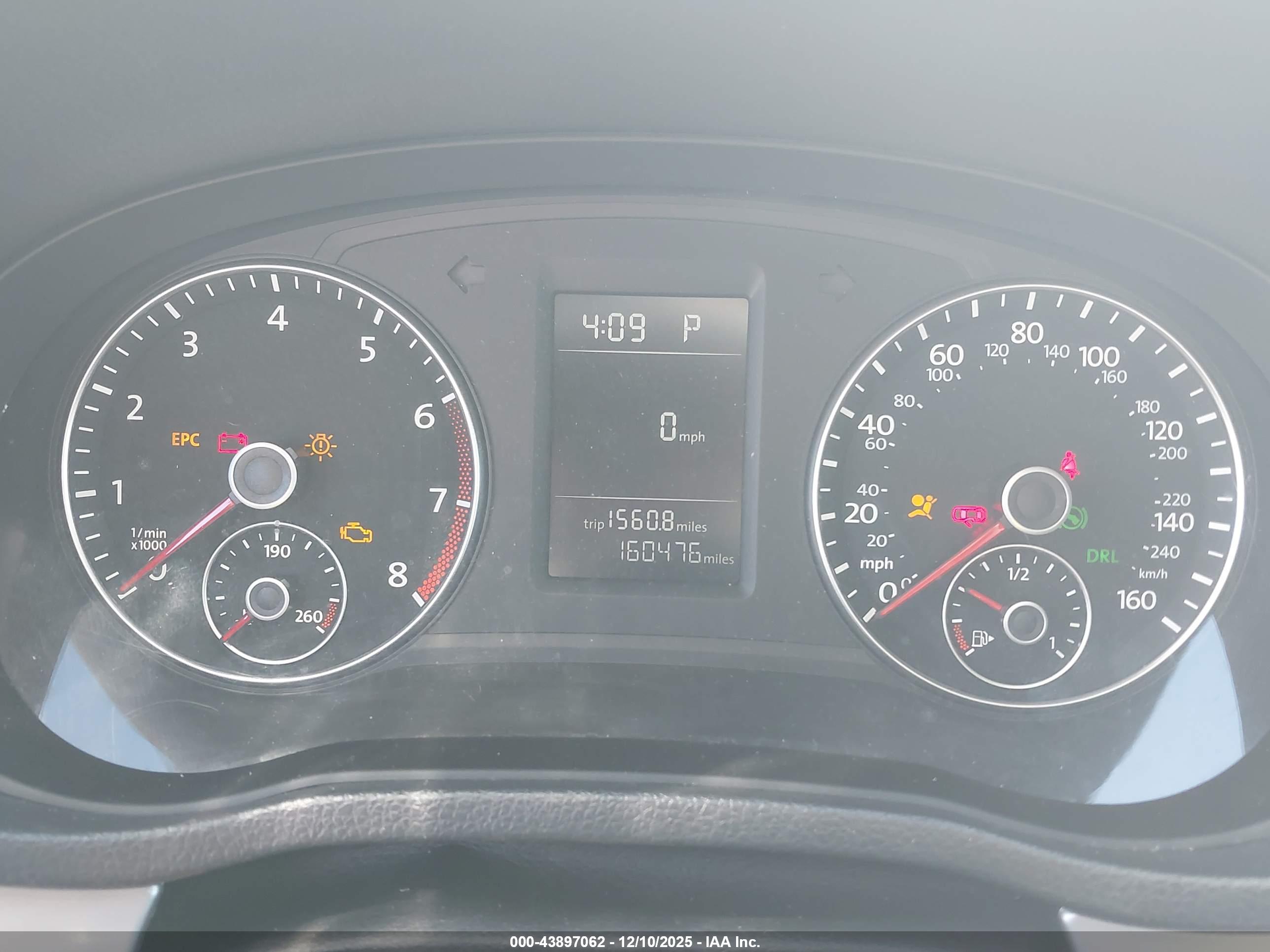 VOLKSWAGEN PASSAT image 7