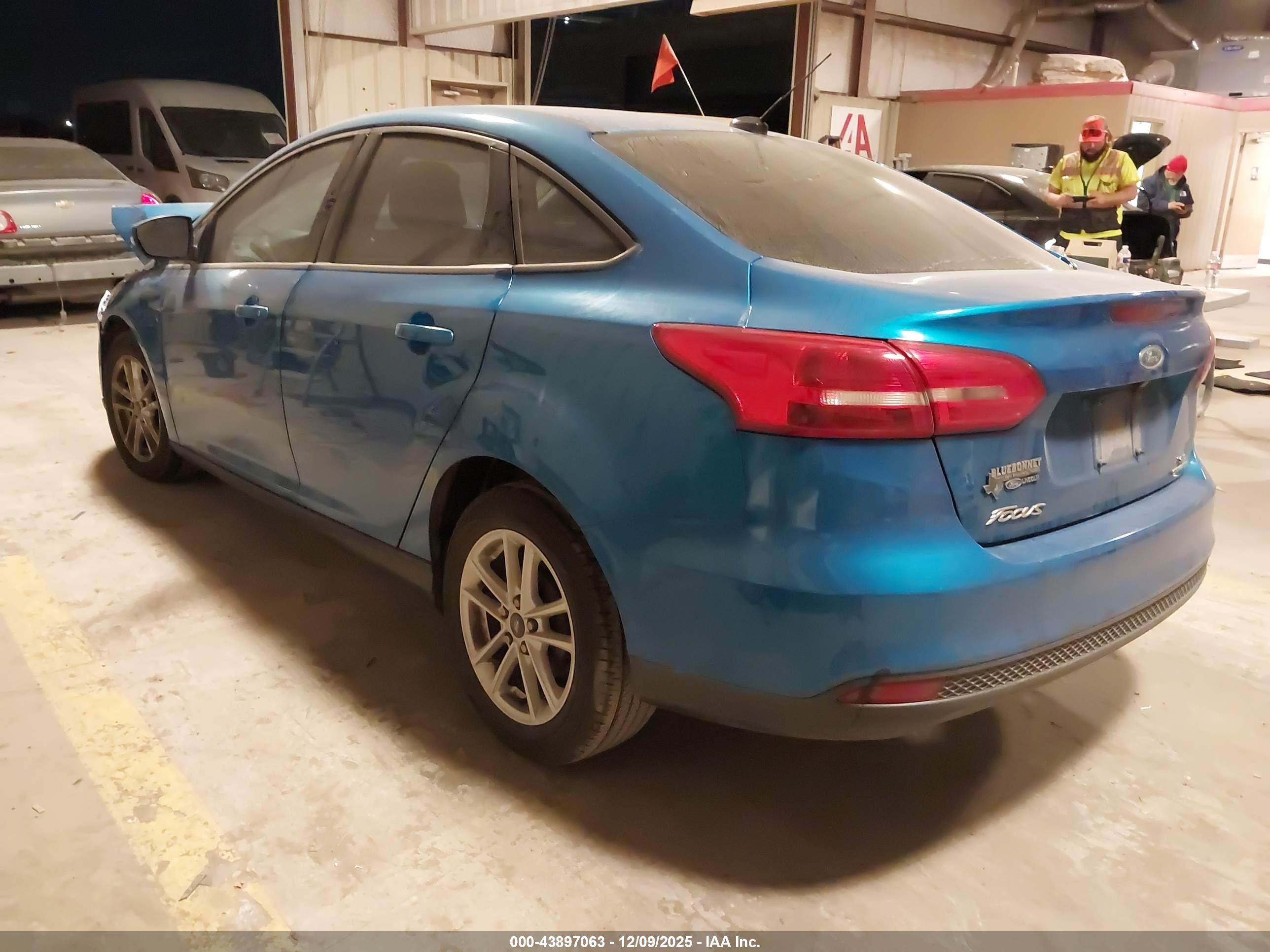 FORD FOCUS image 3