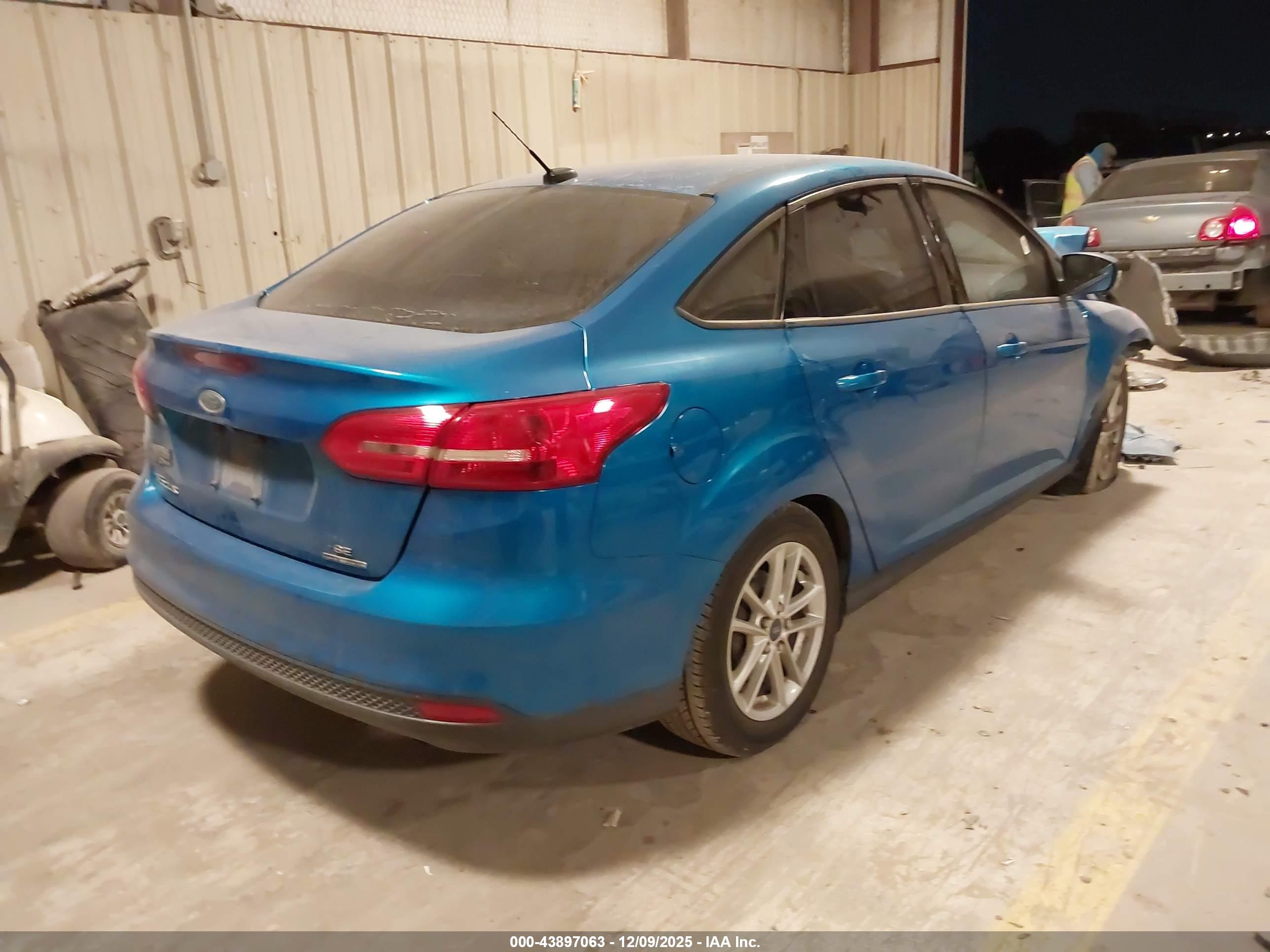 FORD FOCUS image 4