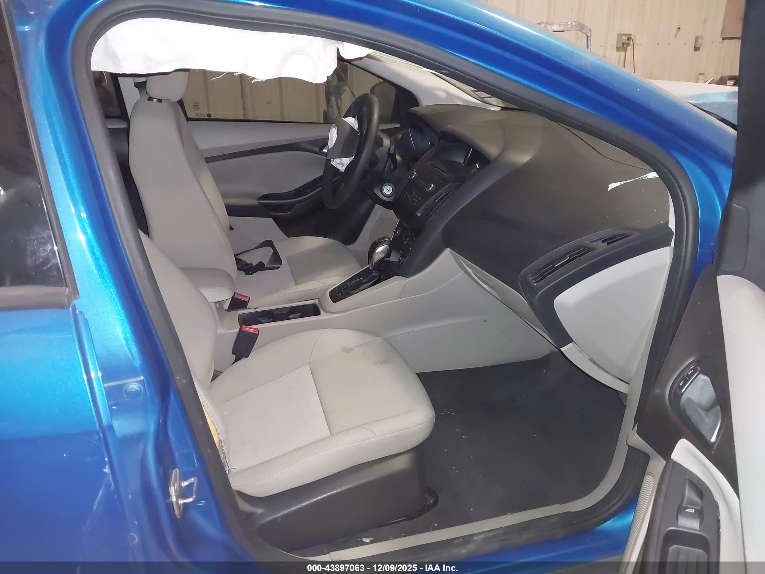 FORD FOCUS image 5