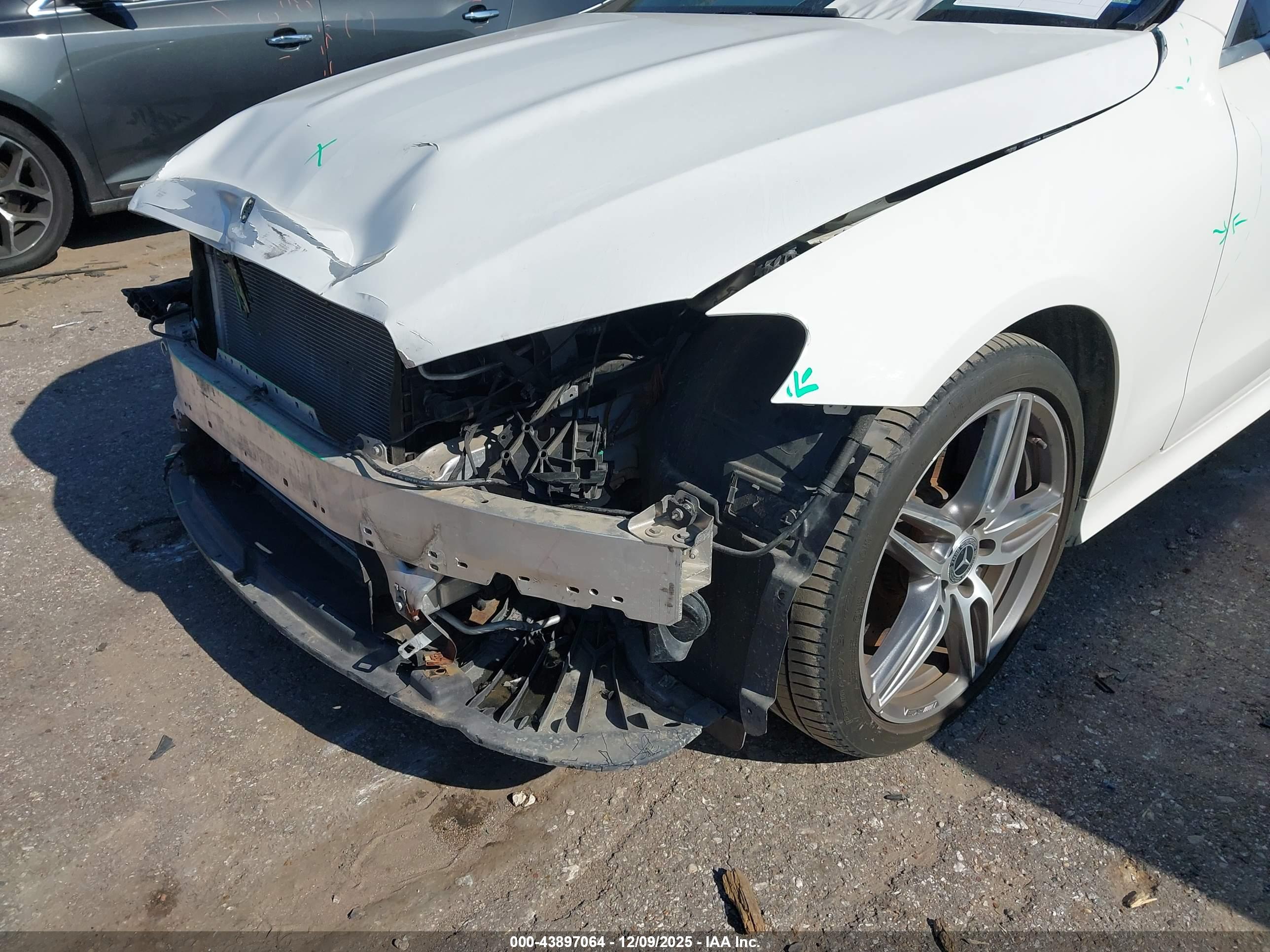 MERCEDES-BENZ E image 6