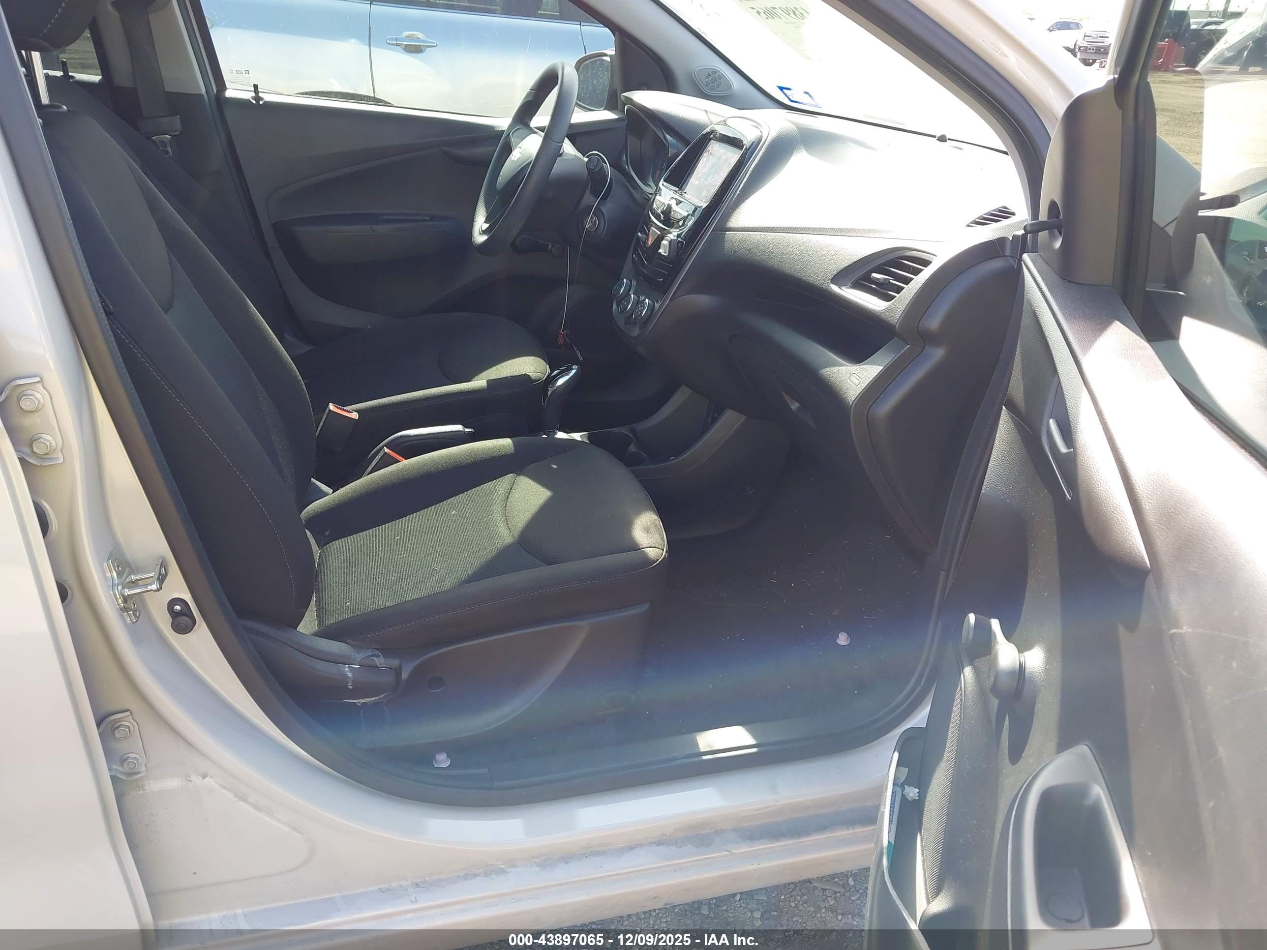CHEVROLET SPARK image 5