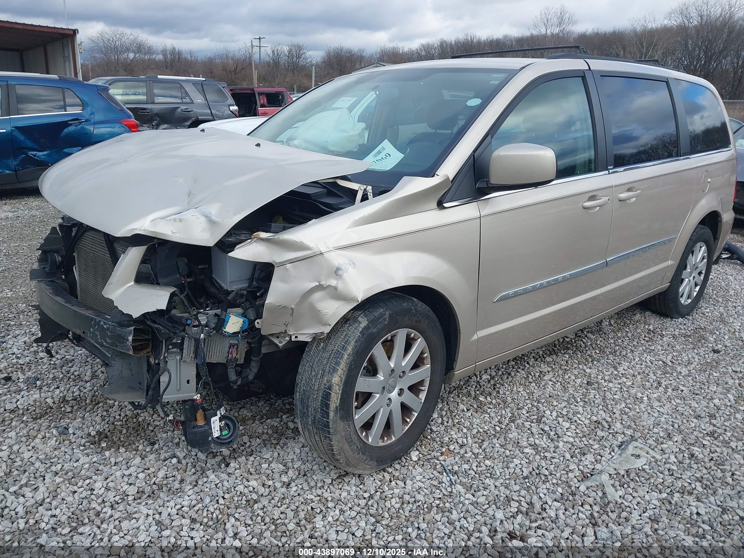 CHRYSLER TOWN image 2
