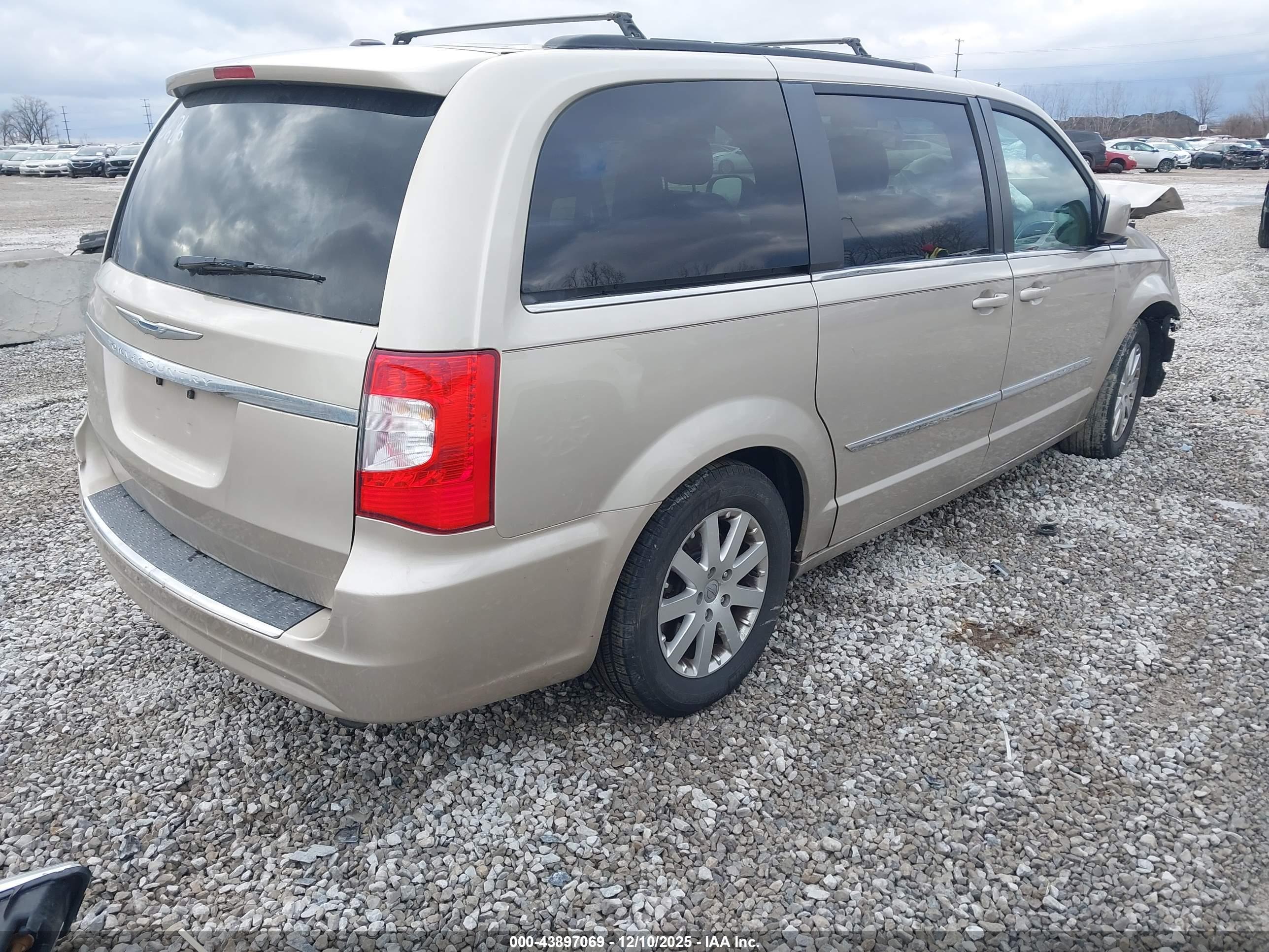 CHRYSLER TOWN image 4