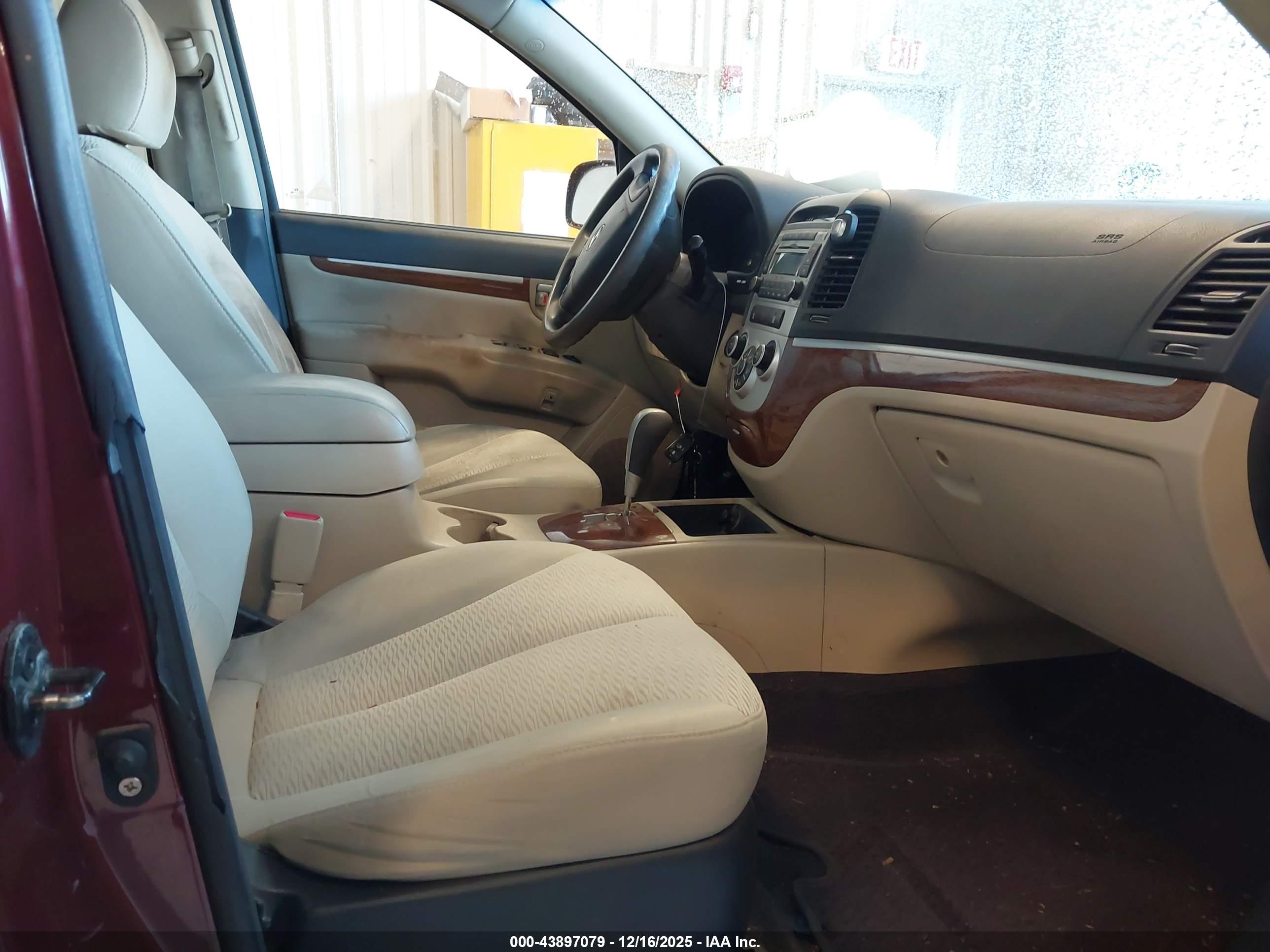 HYUNDAI SANTA image 5