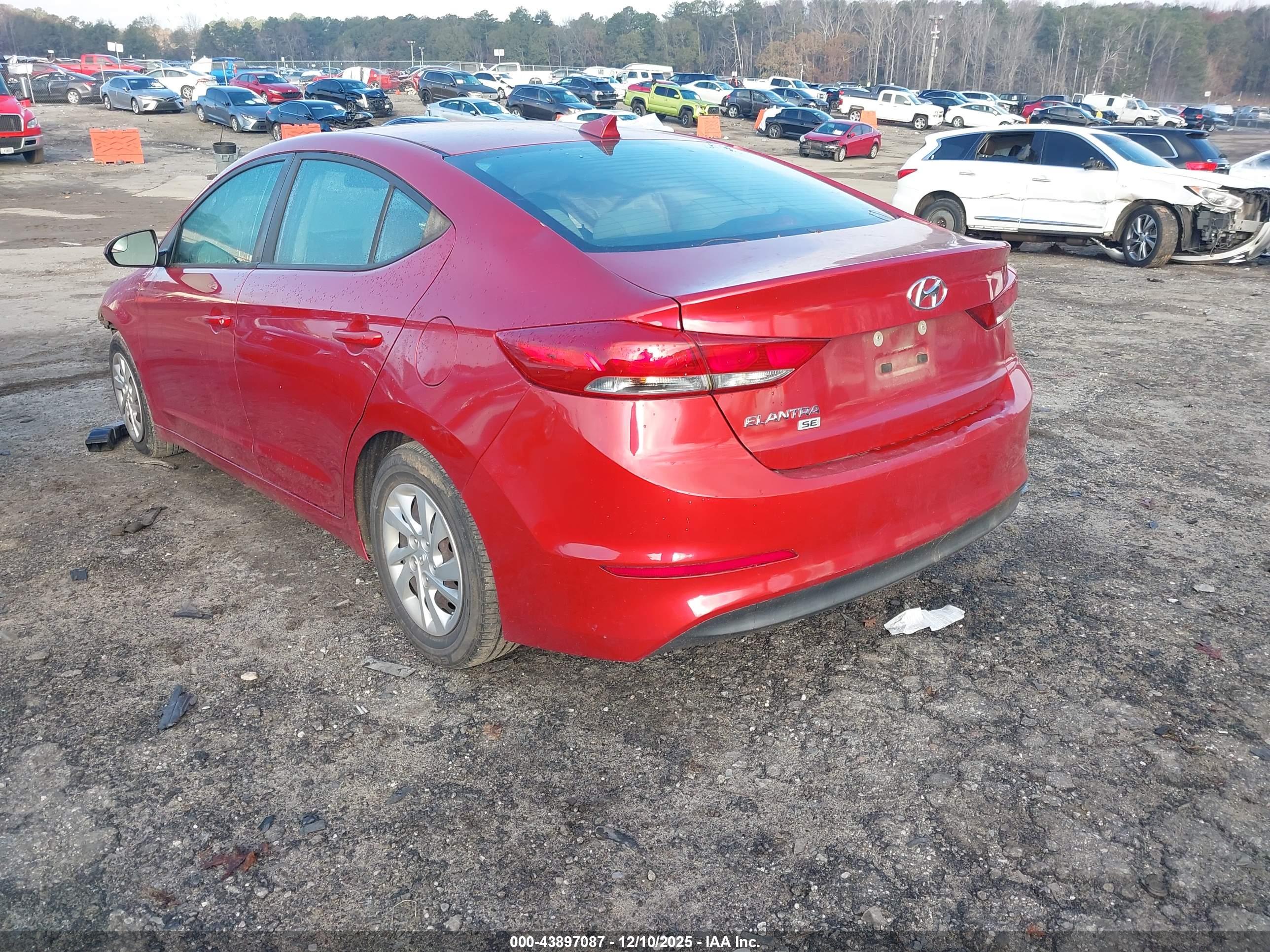 HYUNDAI ELANTRA image 3
