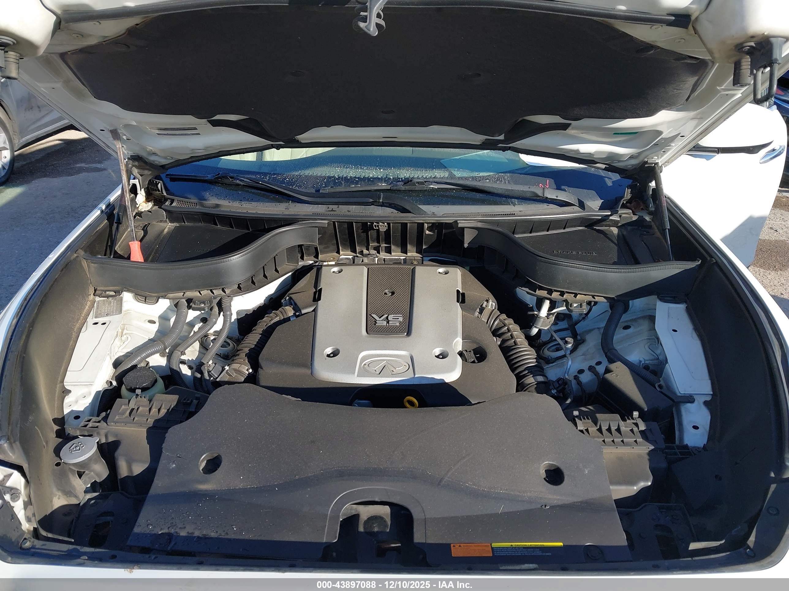 INFINITI FX35 image 10