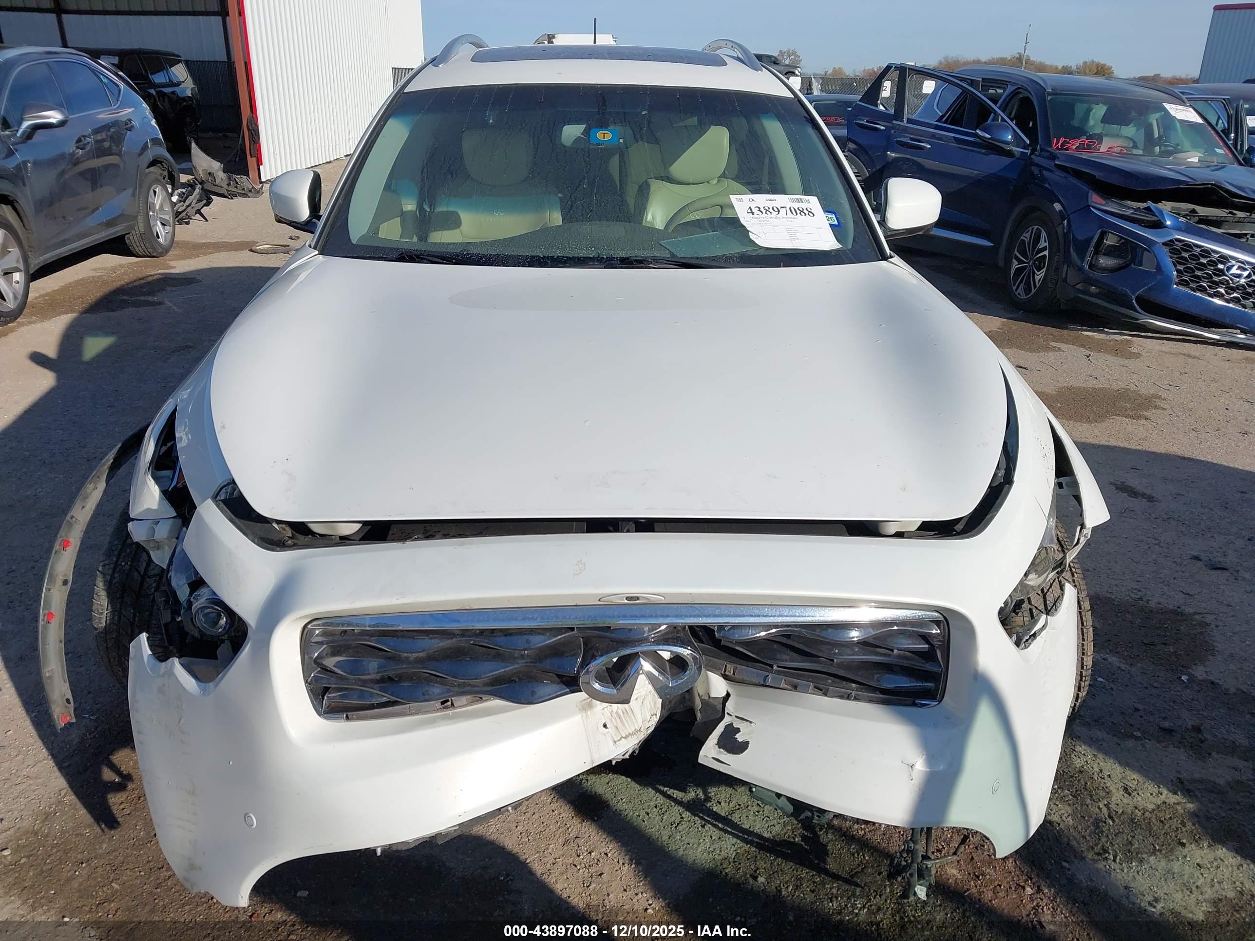 INFINITI FX35 image 6
