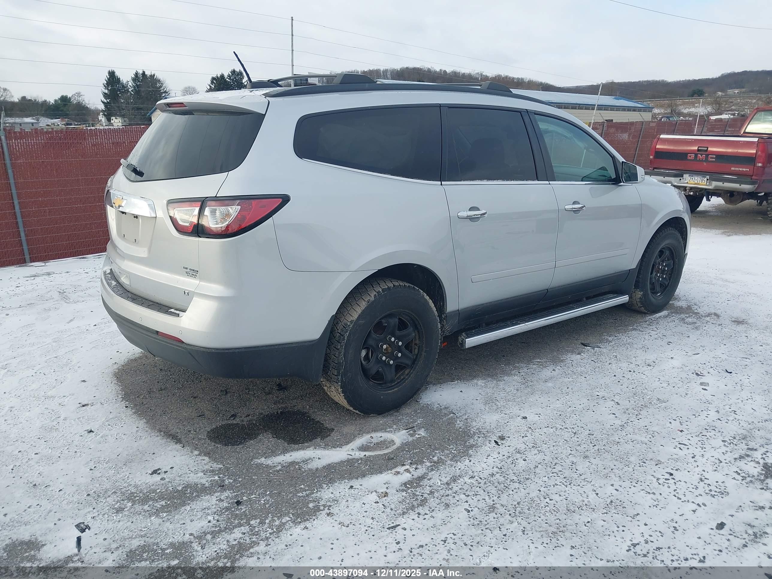 CHEVROLET TRAVERSE image 4