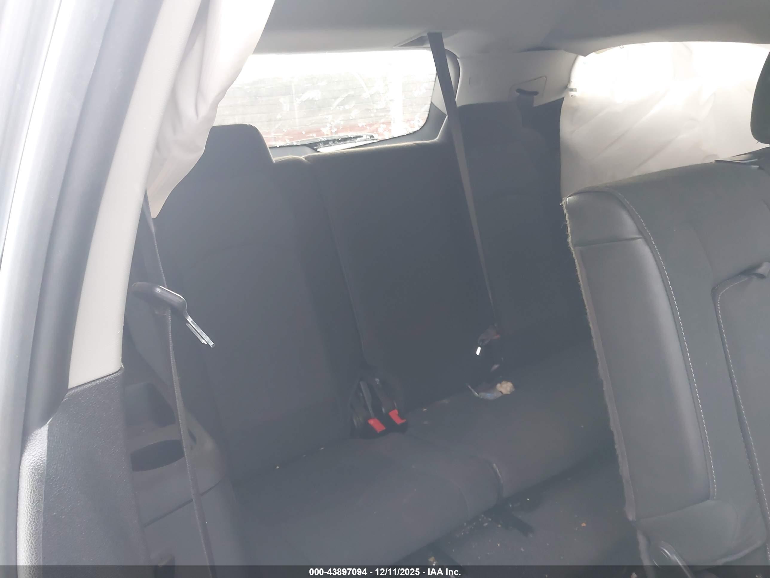 CHEVROLET TRAVERSE image 8