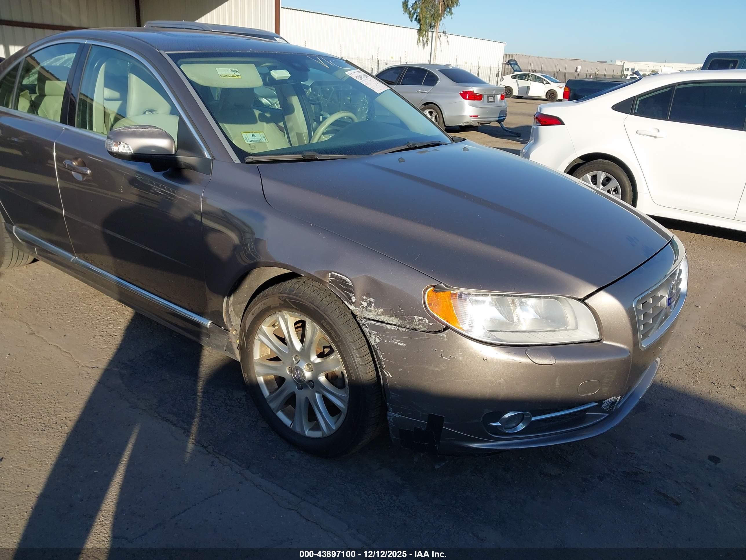 VOLVO S80 image 6