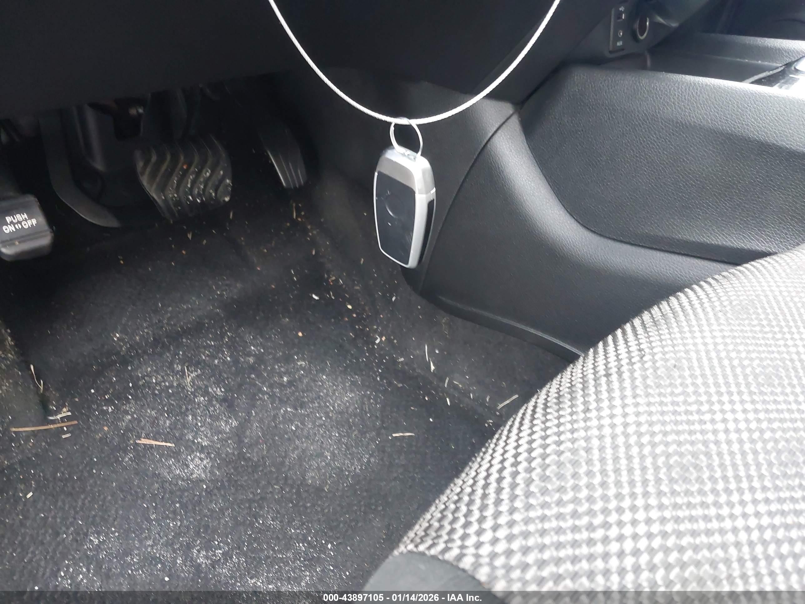 NISSAN ROGUE image 11