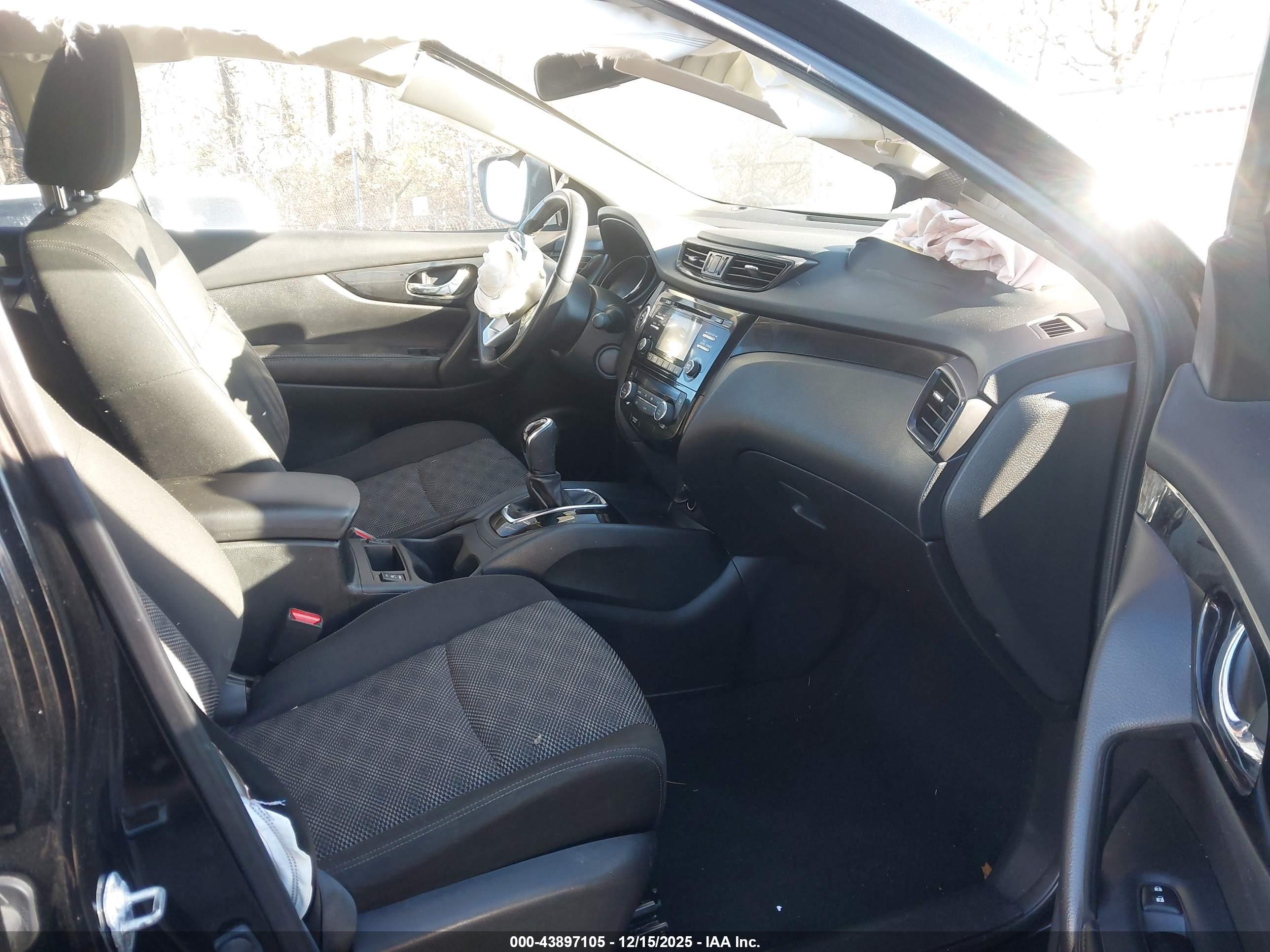 NISSAN ROGUE image 5