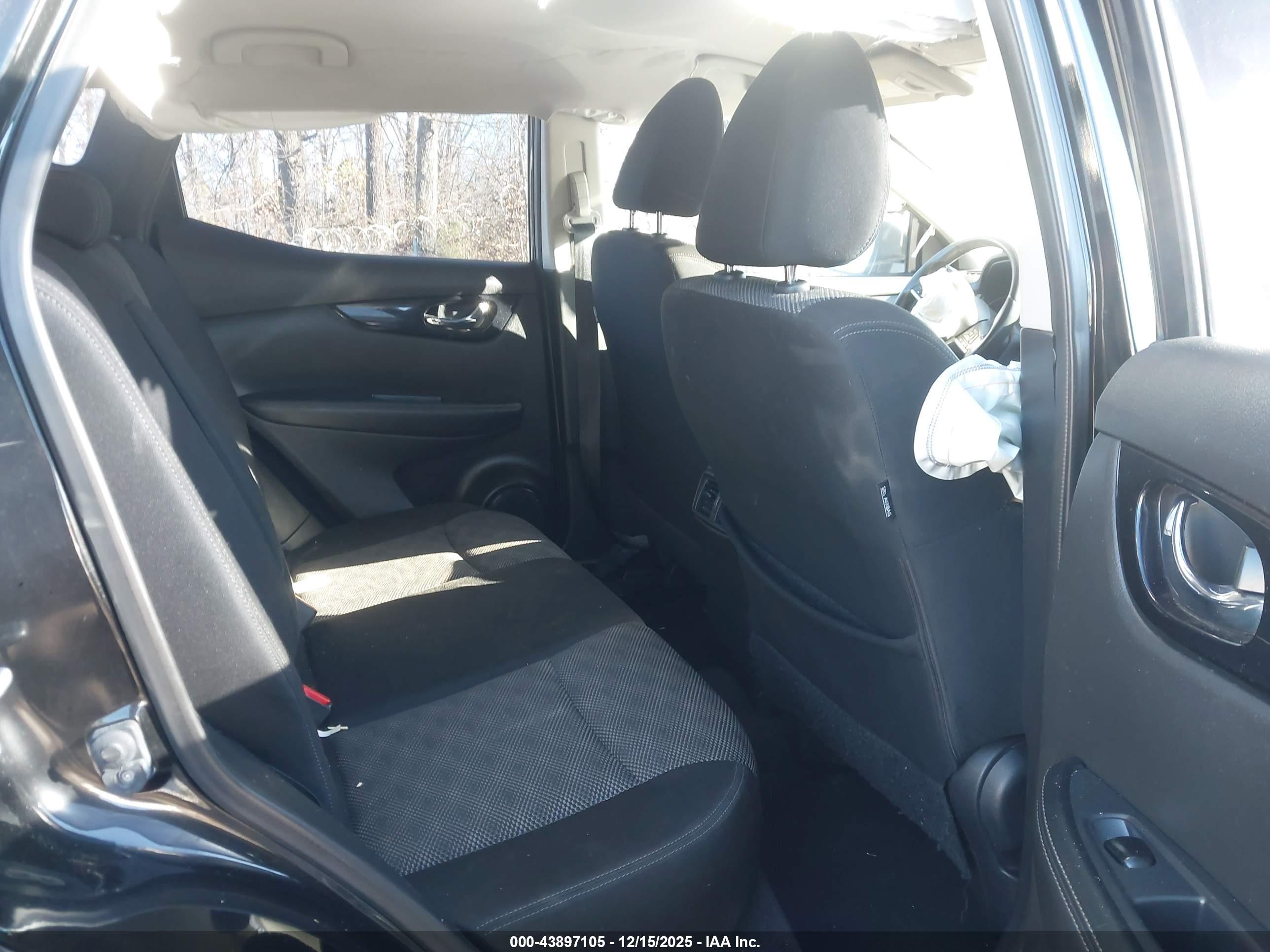 NISSAN ROGUE image 8