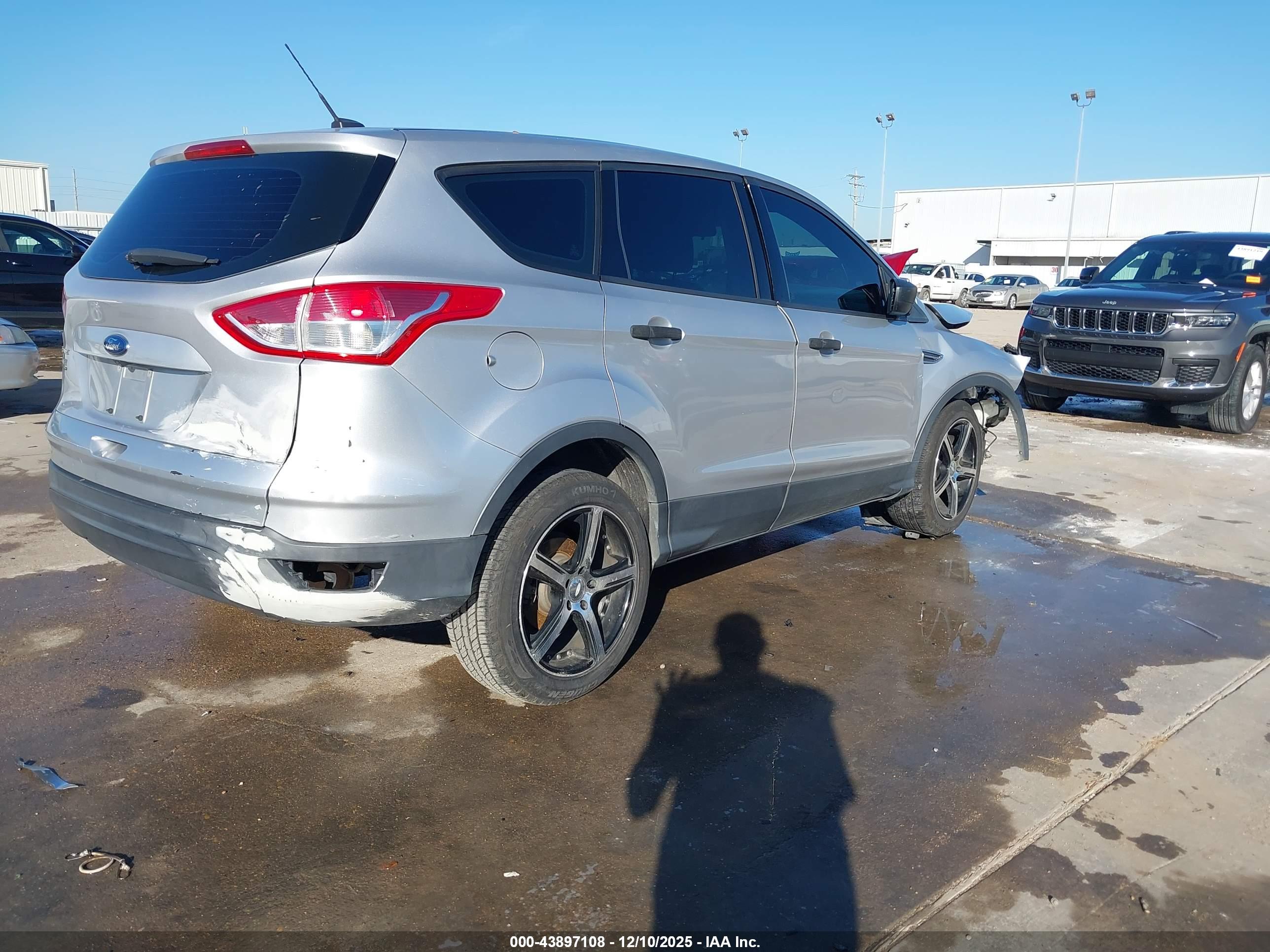 FORD ESCAPE image 4