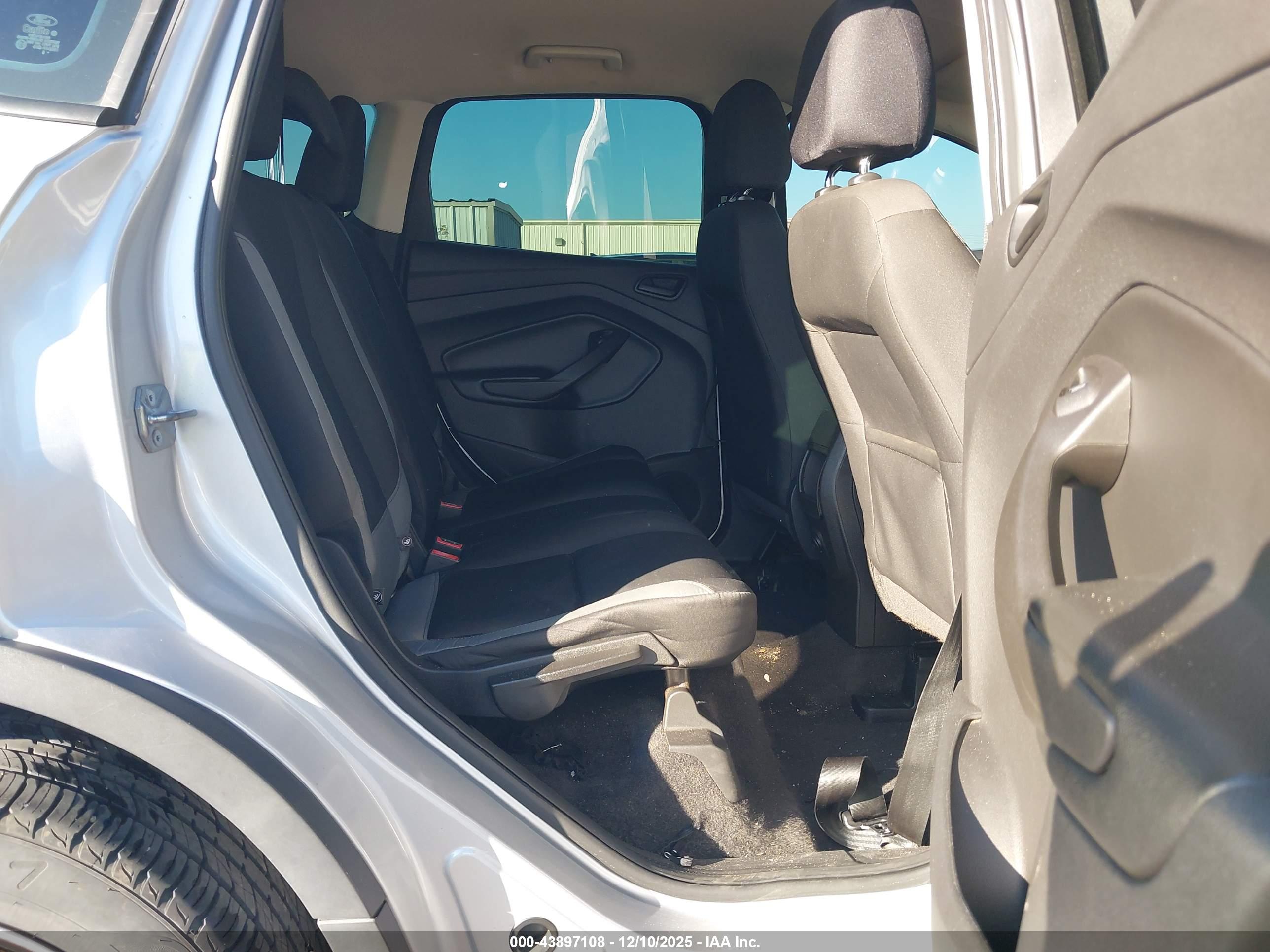 FORD ESCAPE image 8