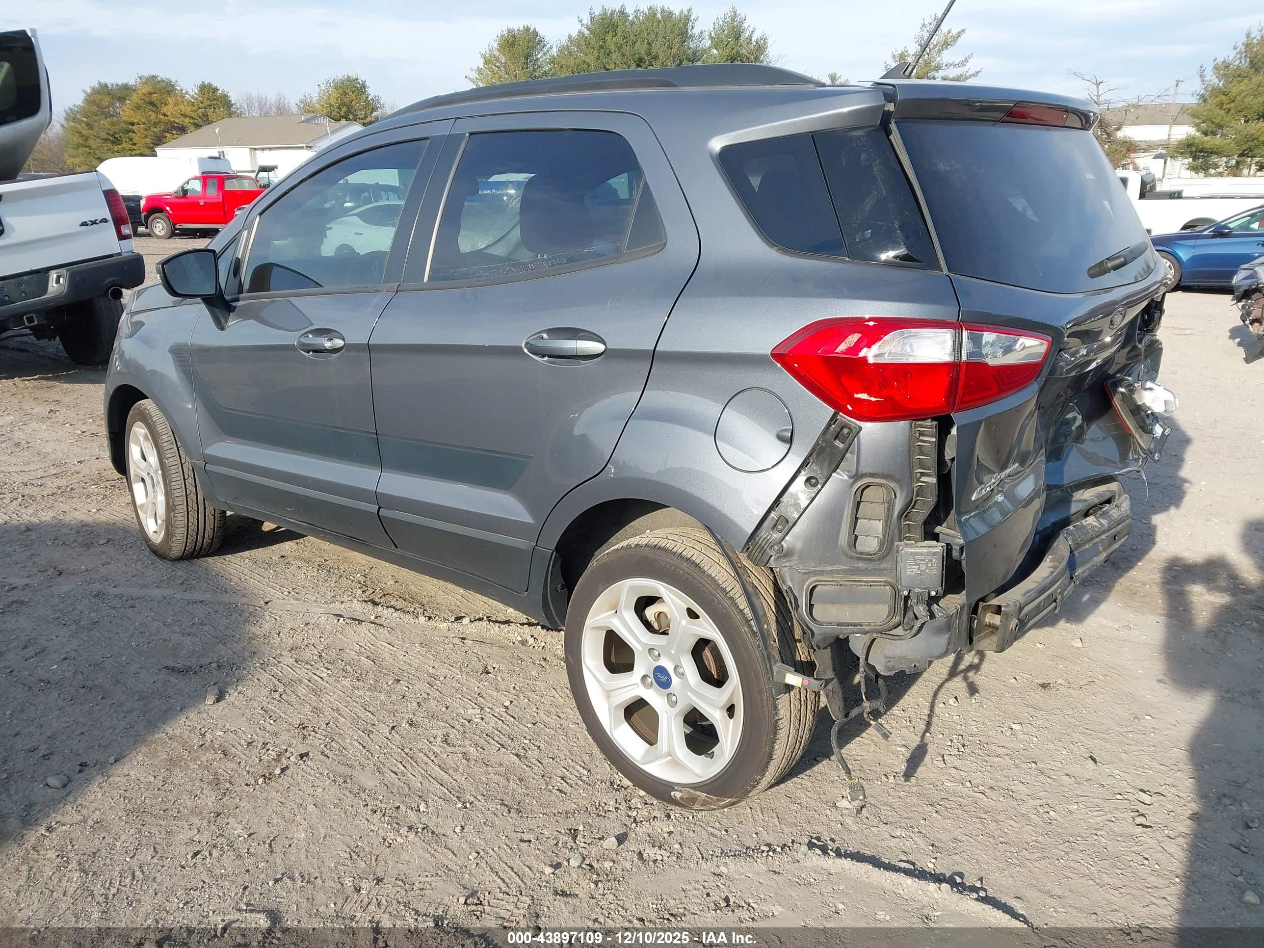 FORD ECOSPORT image 3