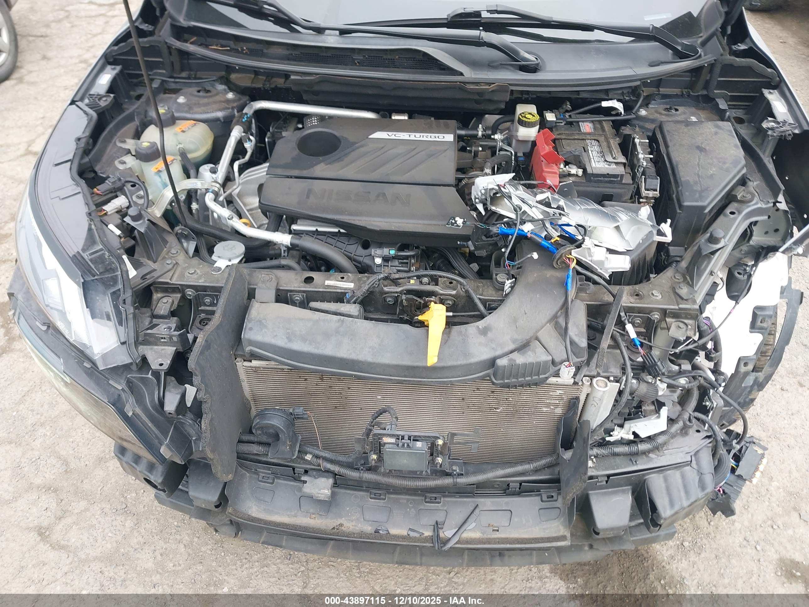 NISSAN ROGUE image 10