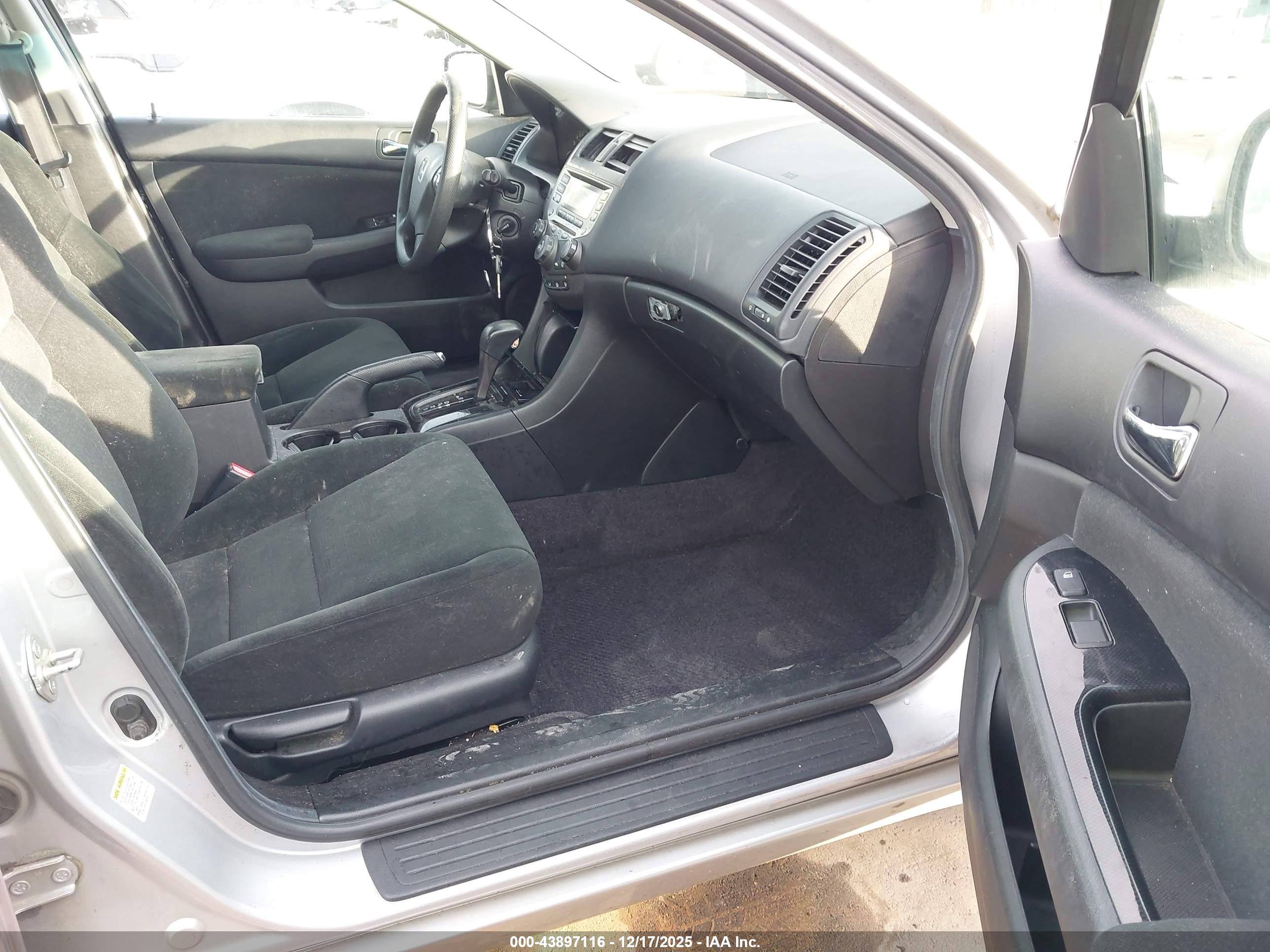 HONDA ACCORD image 5