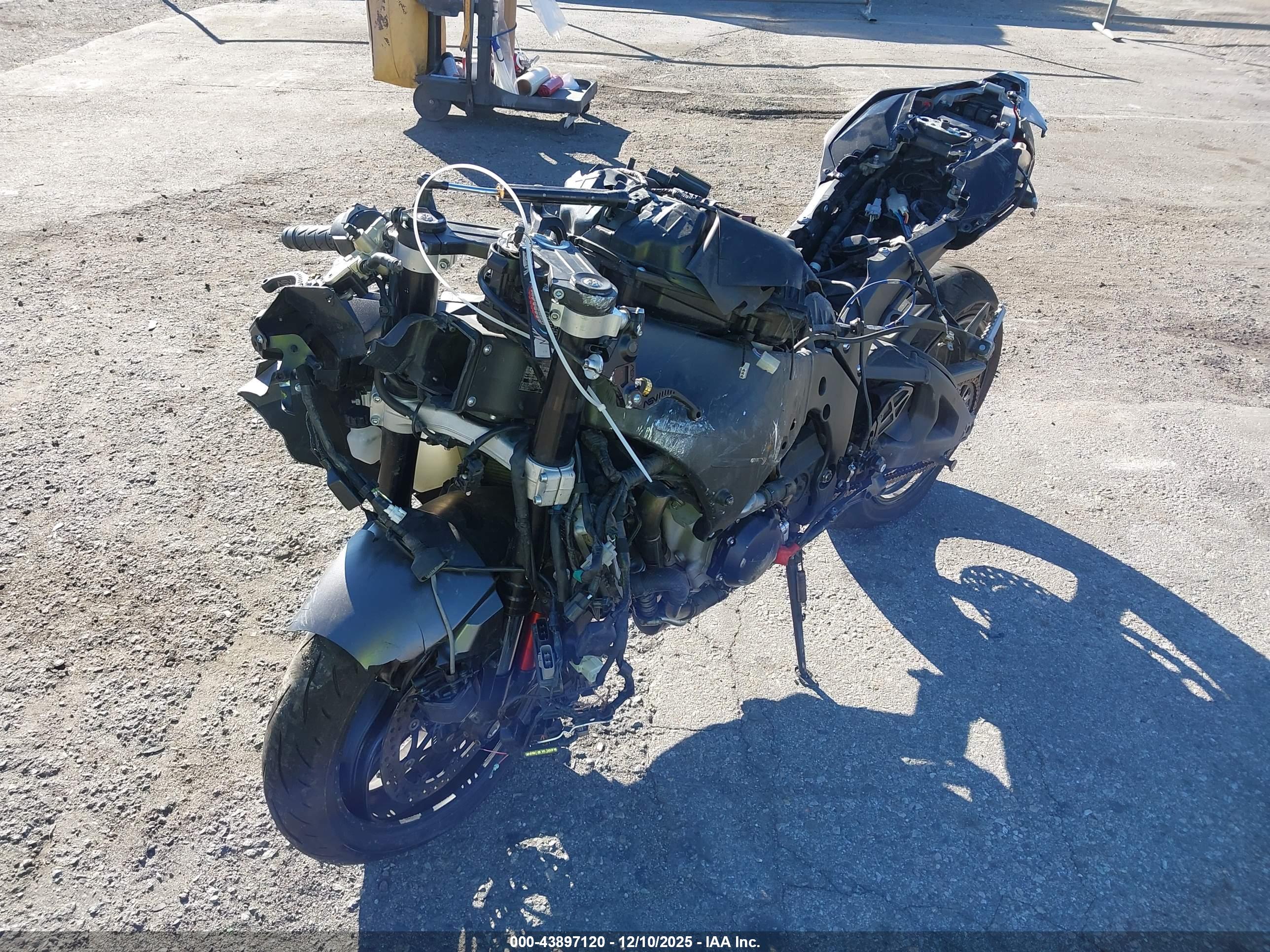 KAWASAKI ZX1002 image 2