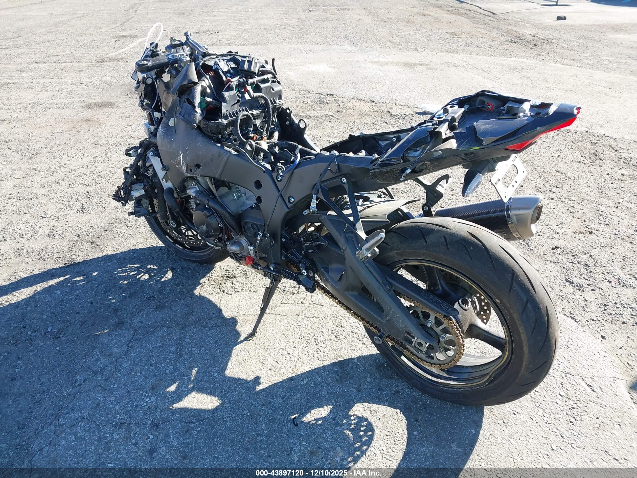 KAWASAKI ZX1002 image 3