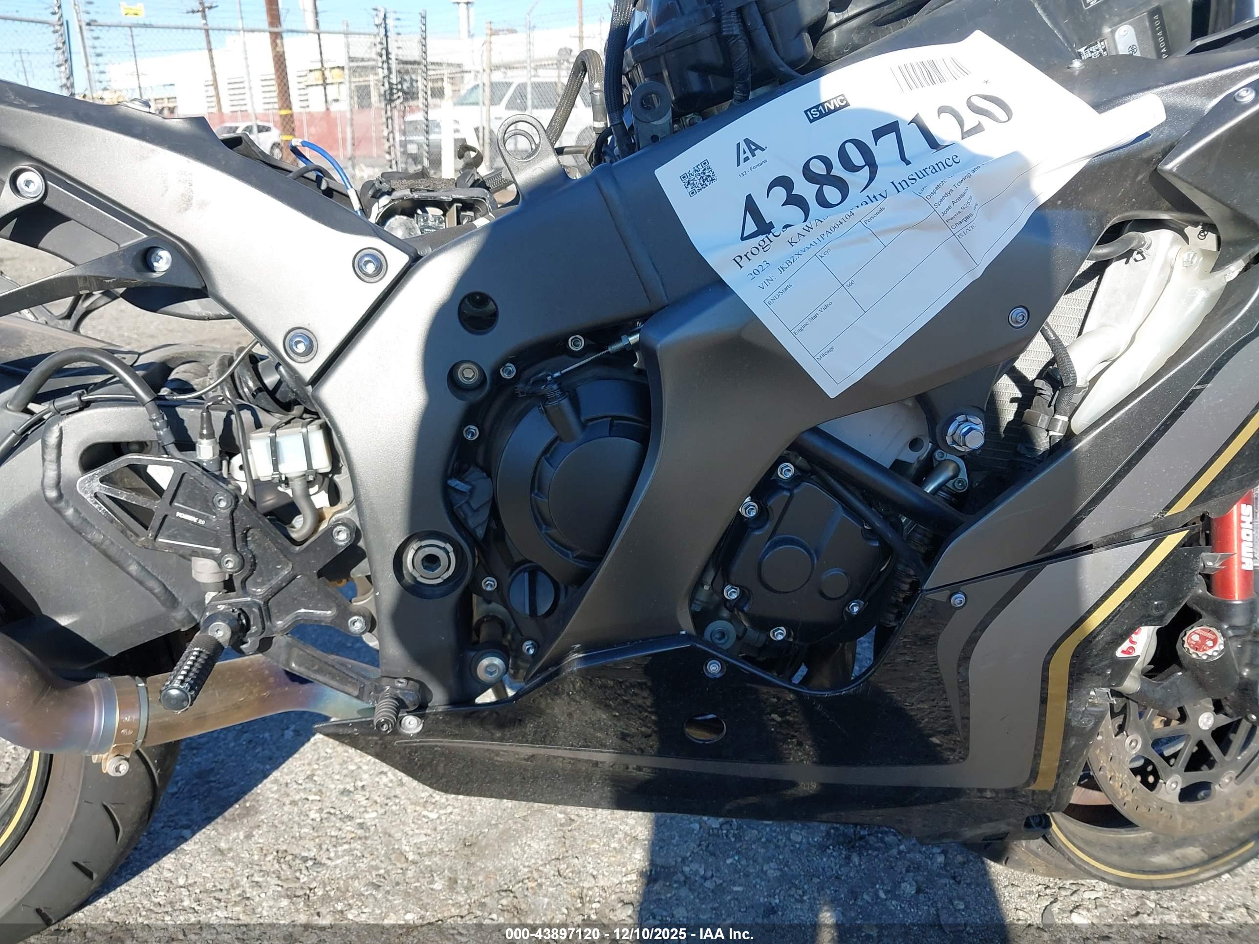 KAWASAKI ZX1002 image 8