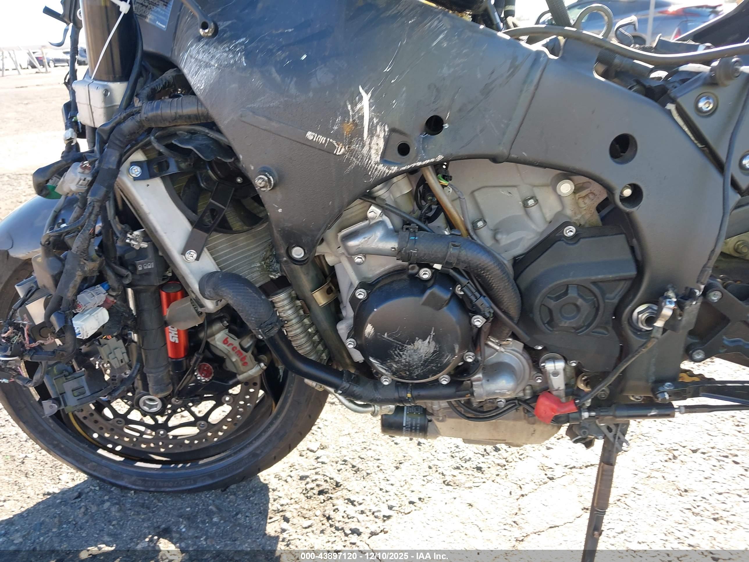 KAWASAKI ZX1002 image 9