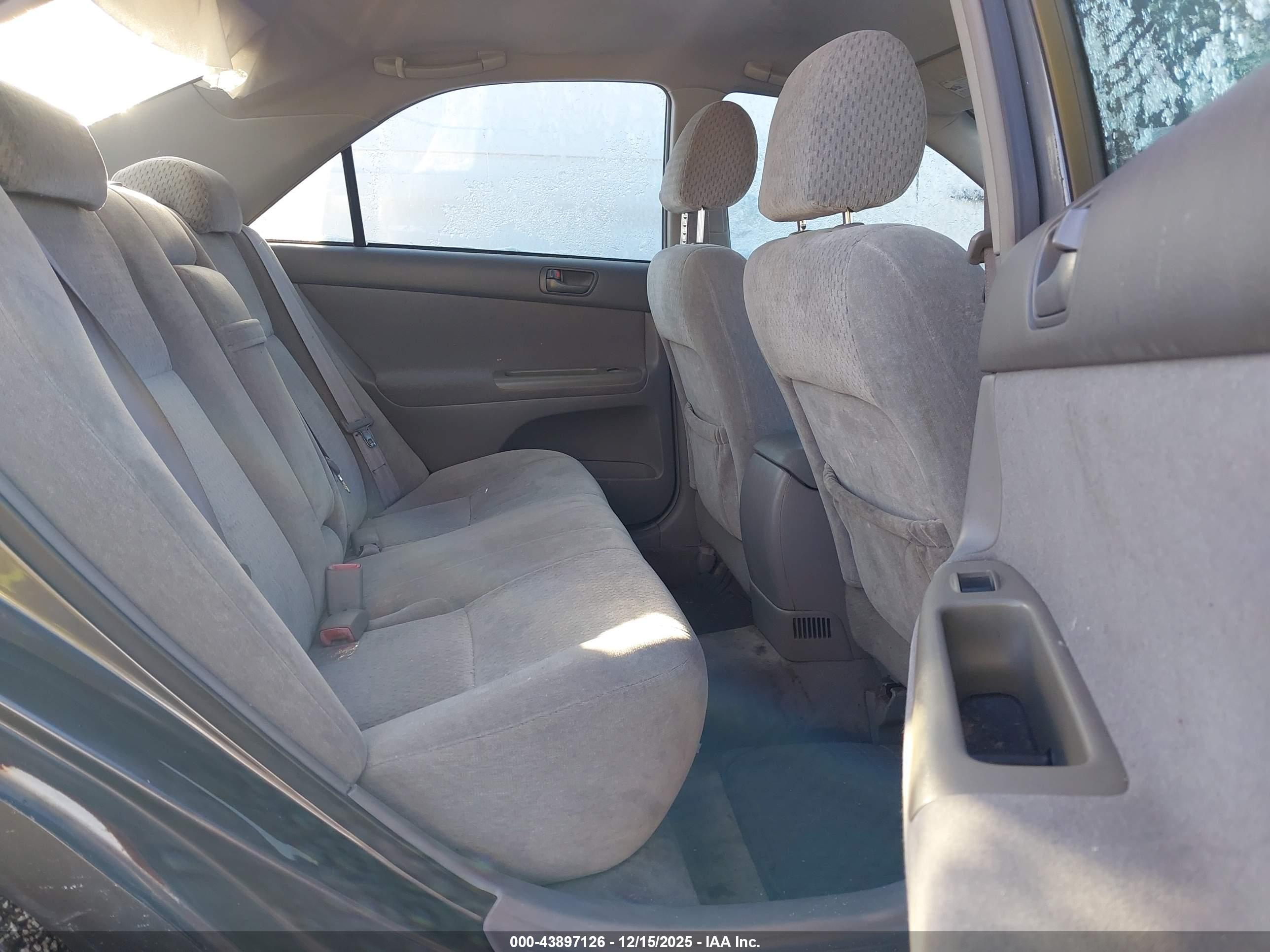 TOYOTA CAMRY image 8