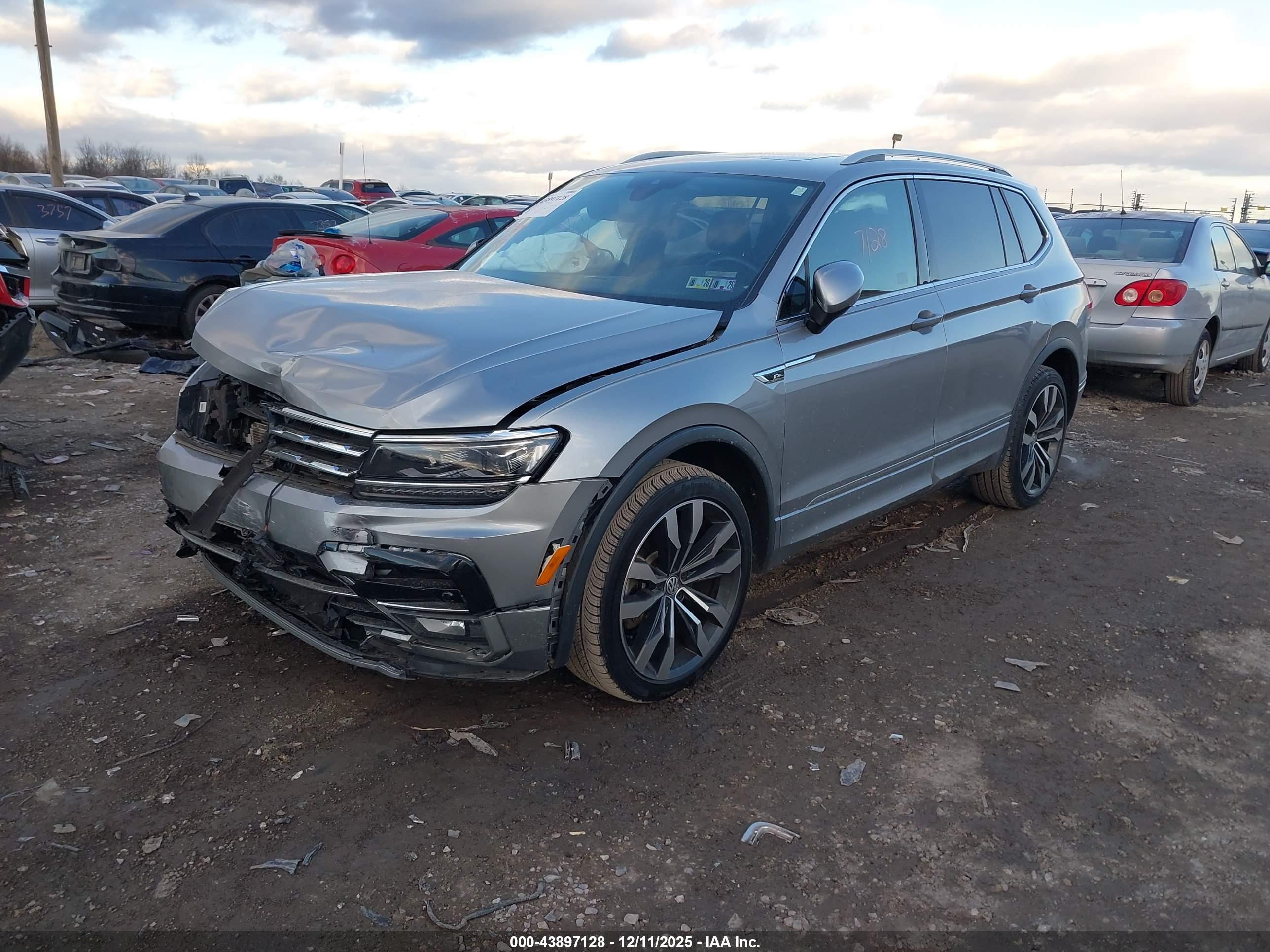 VOLKSWAGEN TIGUAN image 2