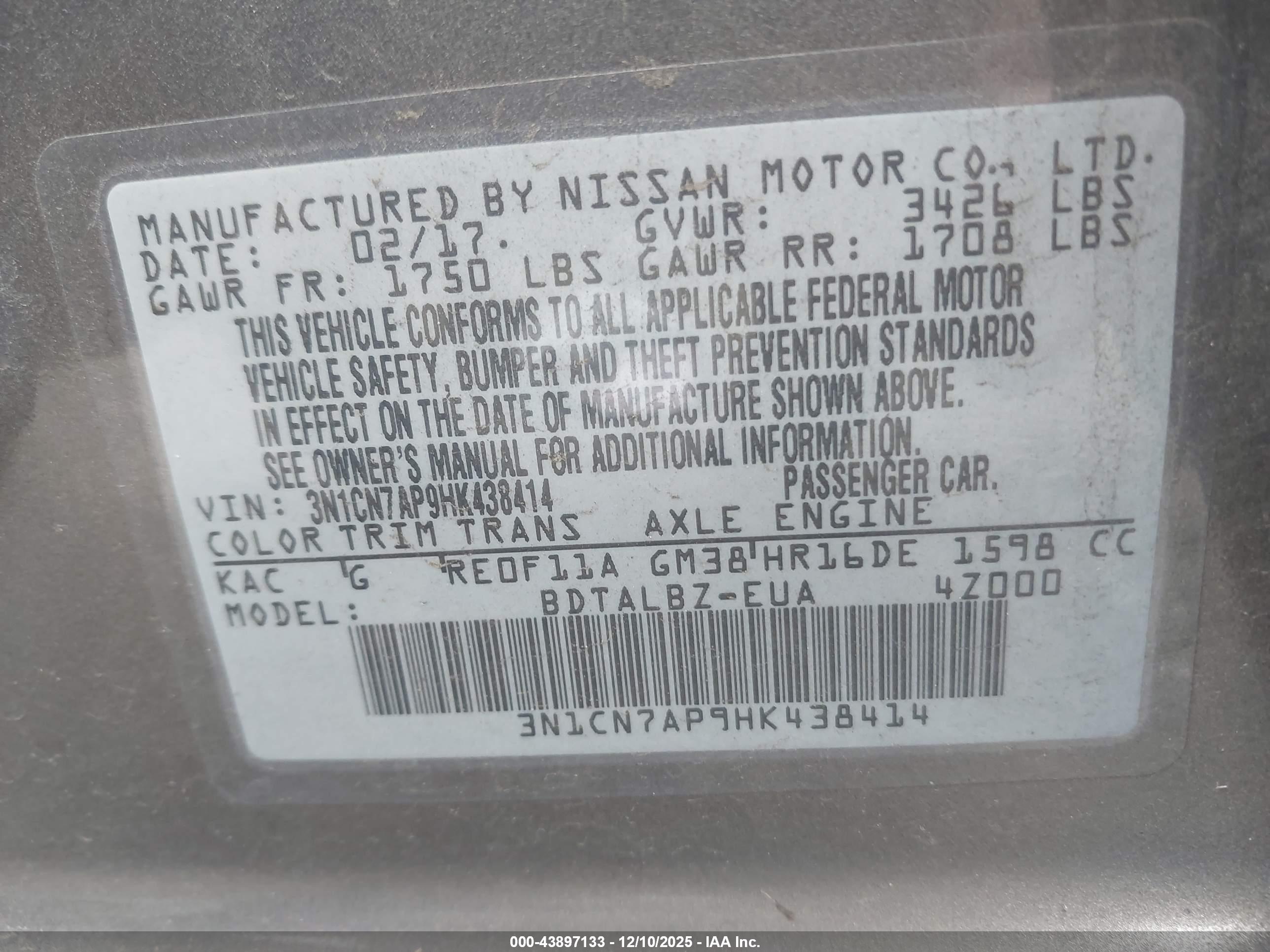NISSAN VERSA image 9