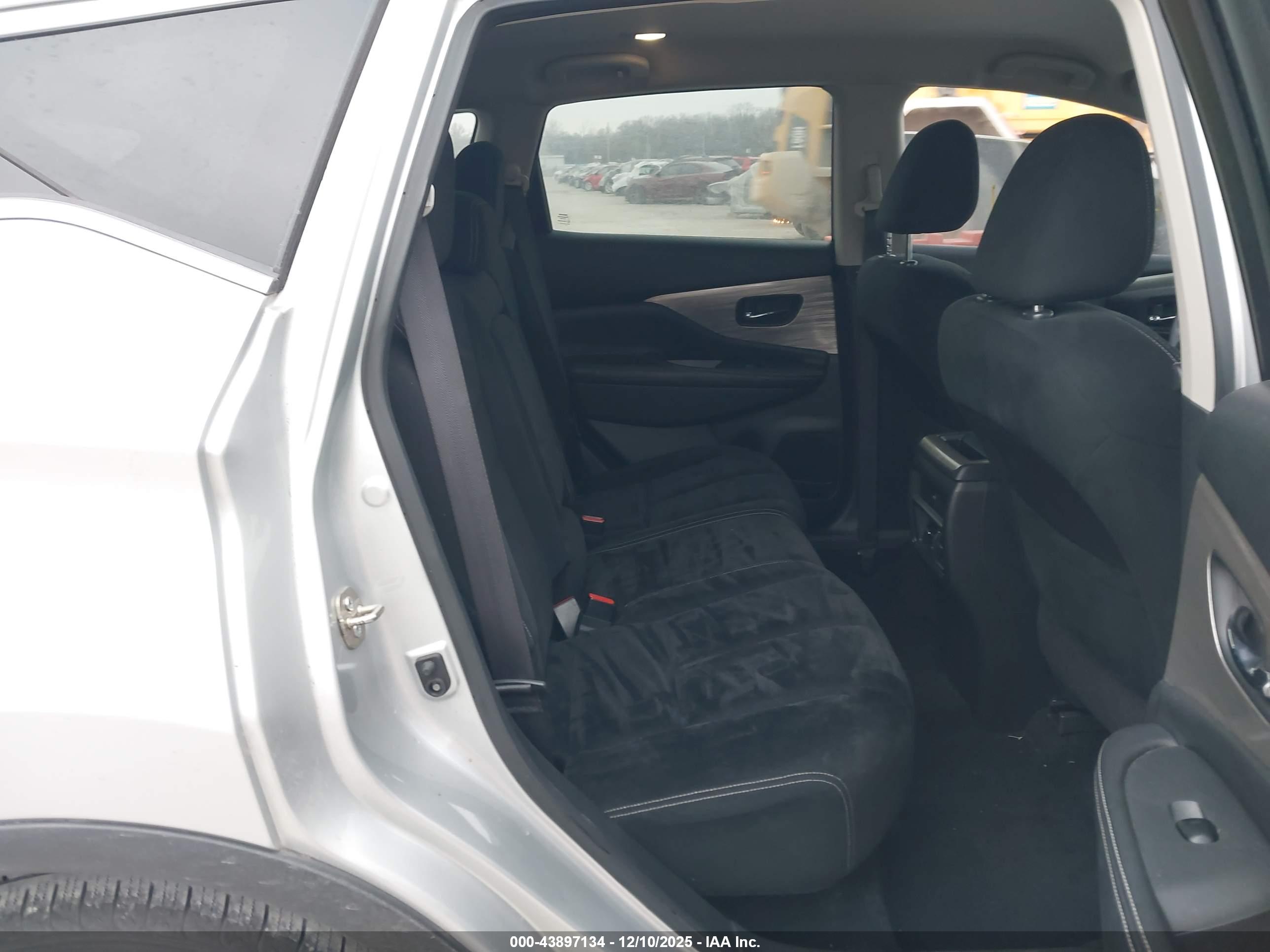 NISSAN MURANO image 8