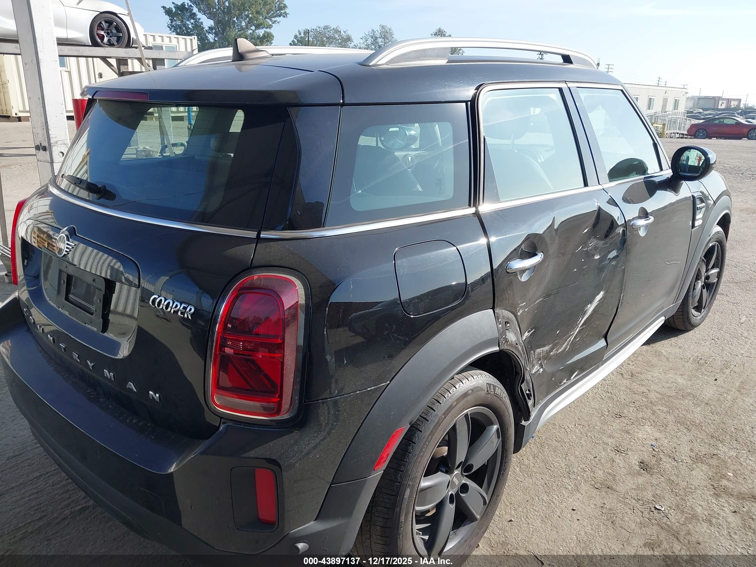 MINI COUNTRYMAN image 4