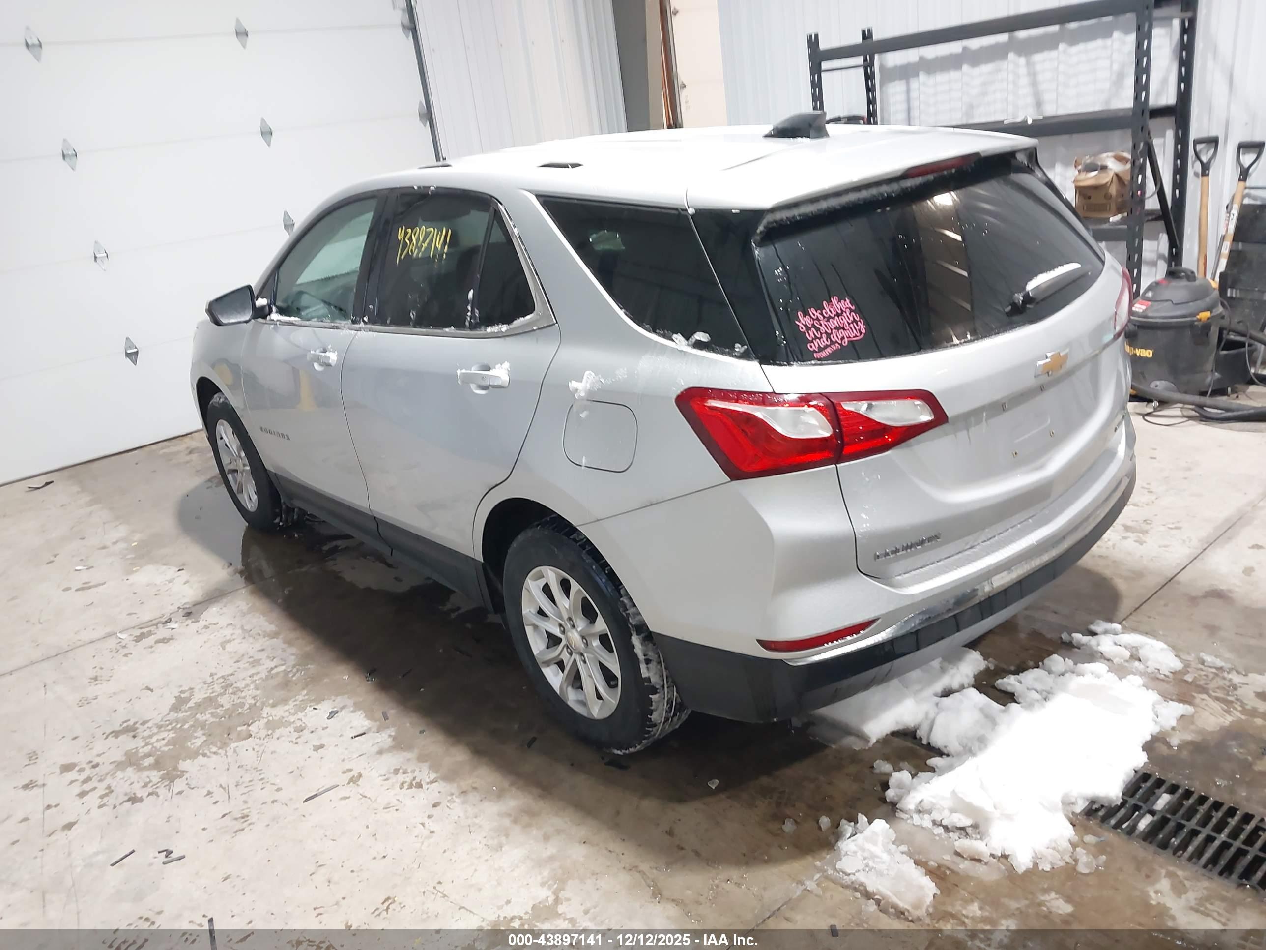 CHEVROLET EQUINOX image 3