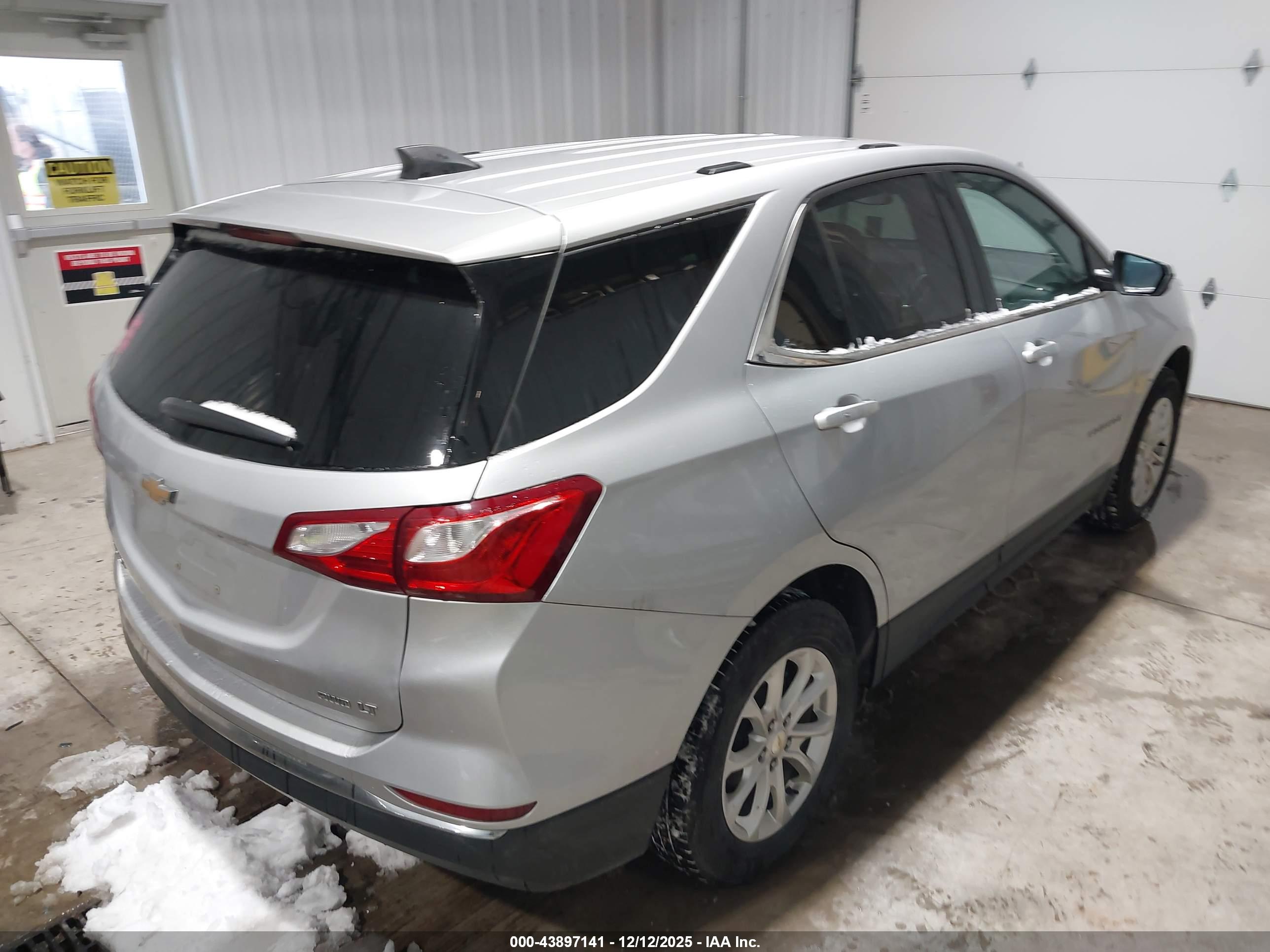 CHEVROLET EQUINOX image 4