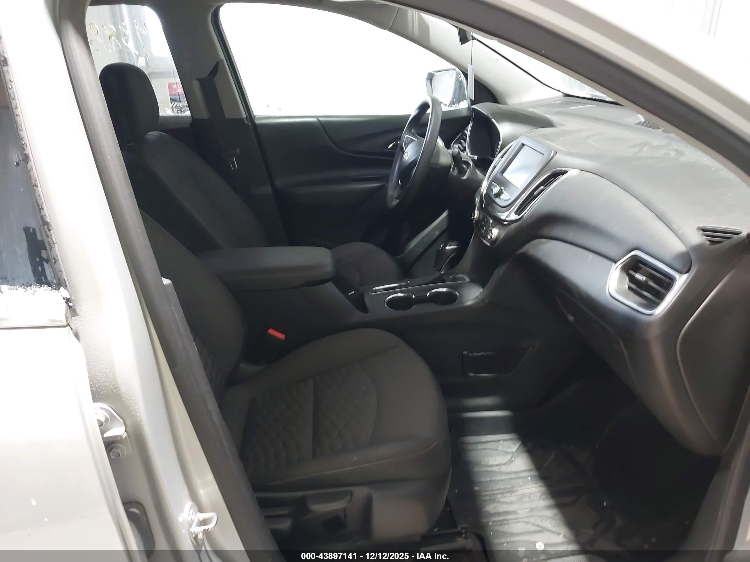 CHEVROLET EQUINOX image 5
