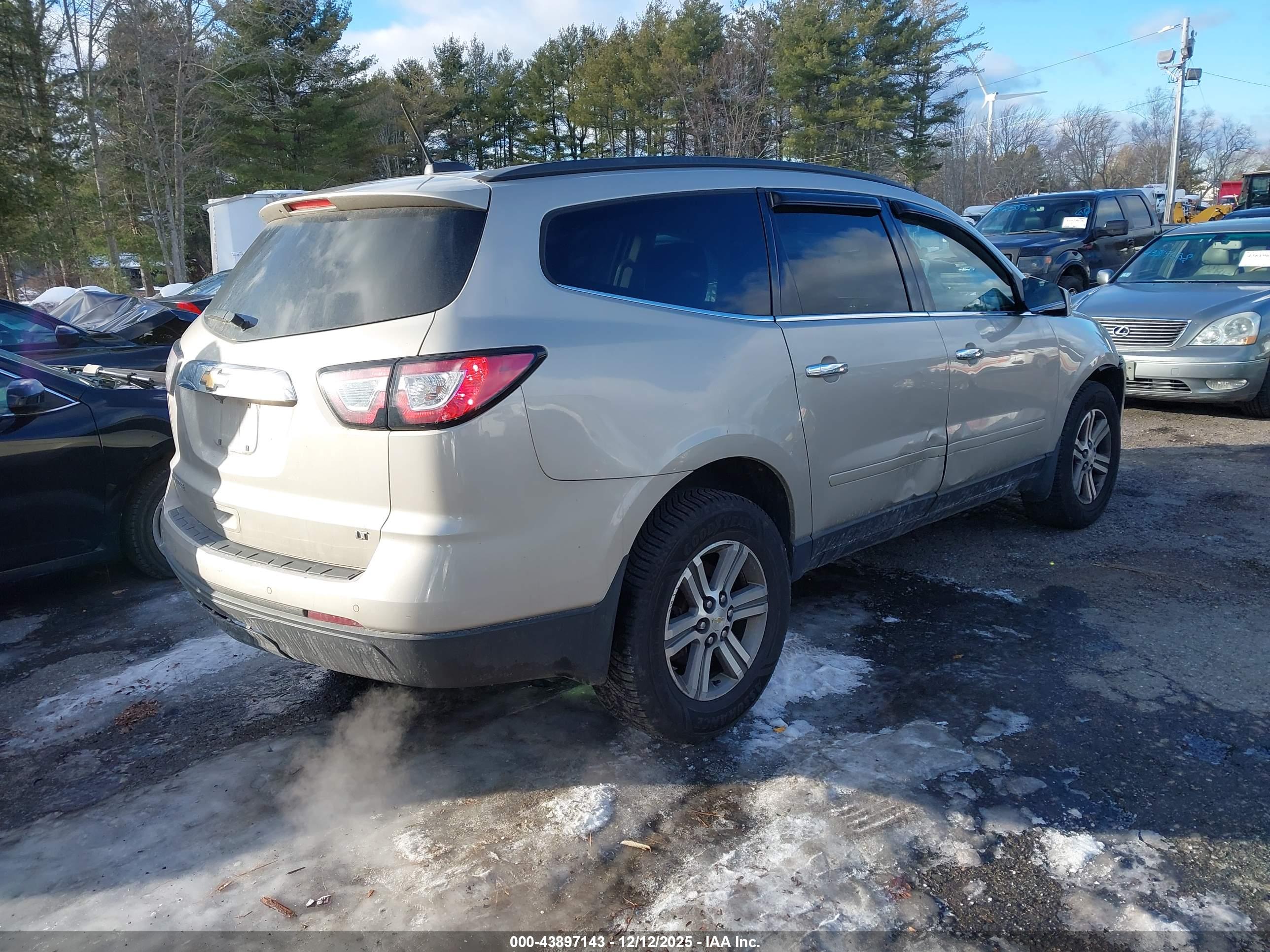 CHEVROLET TRAVERSE image 4