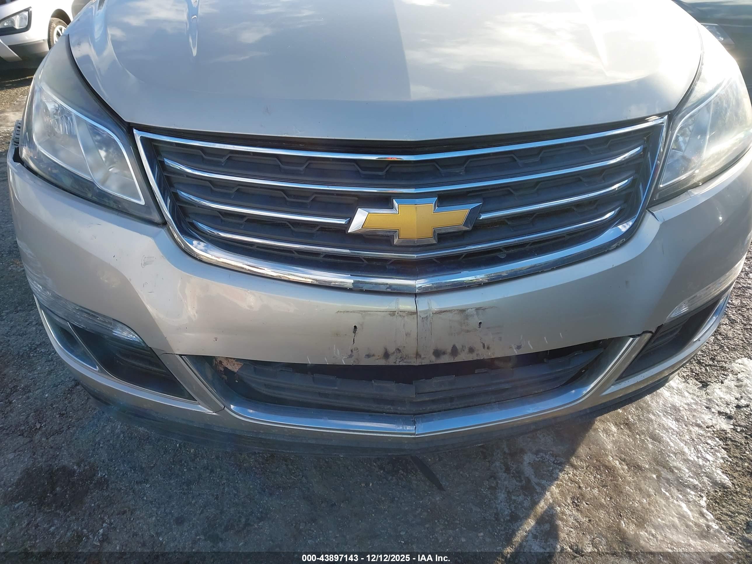 CHEVROLET TRAVERSE image 6