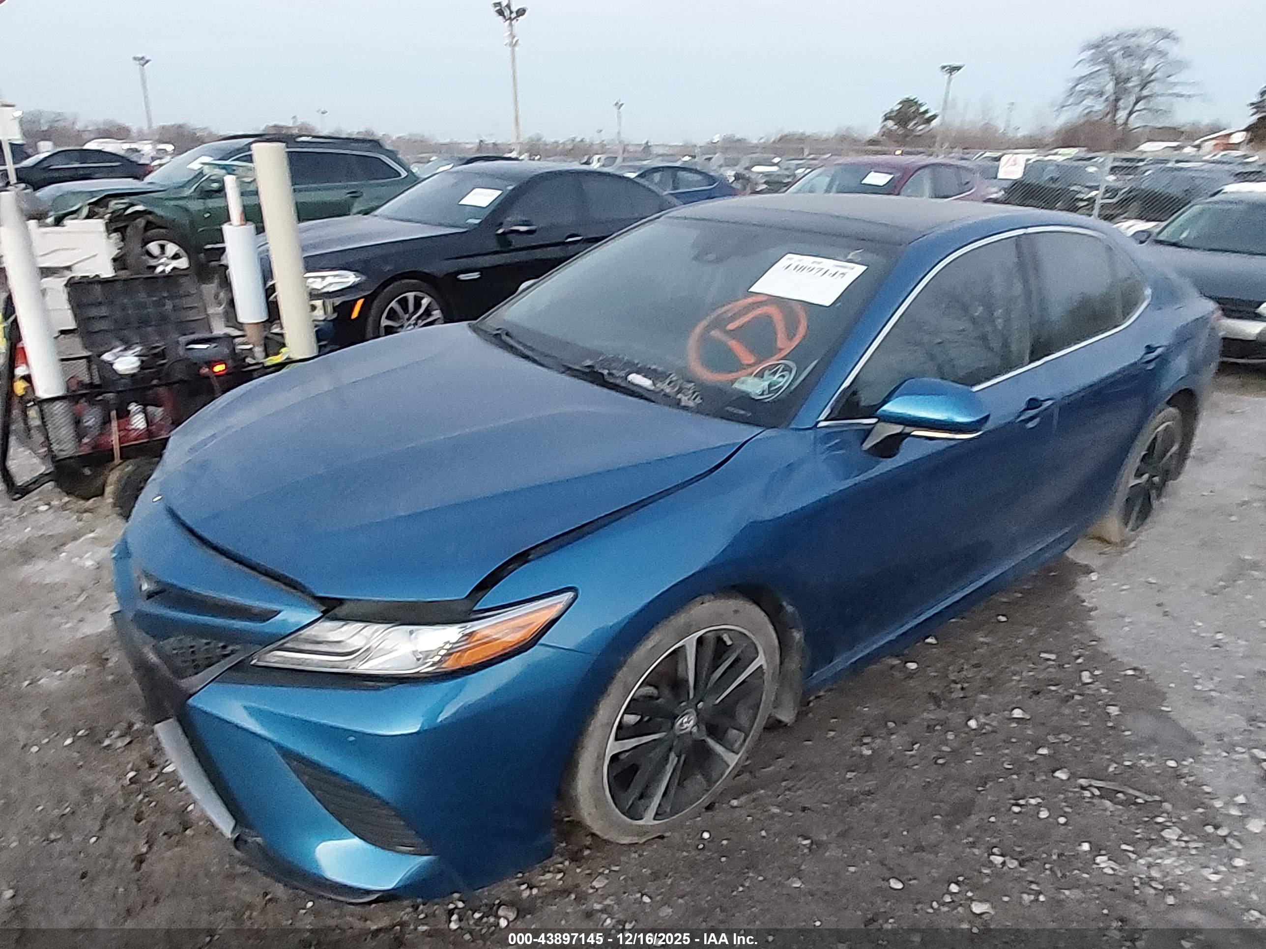 TOYOTA CAMRY image 2