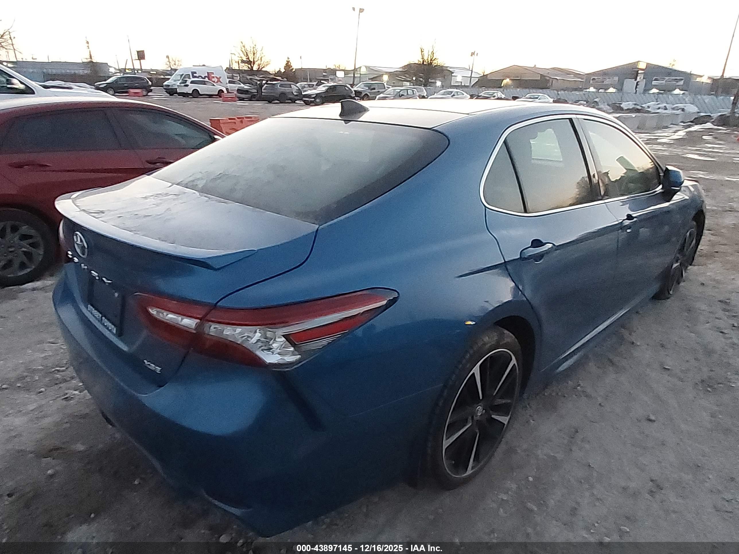 TOYOTA CAMRY image 4