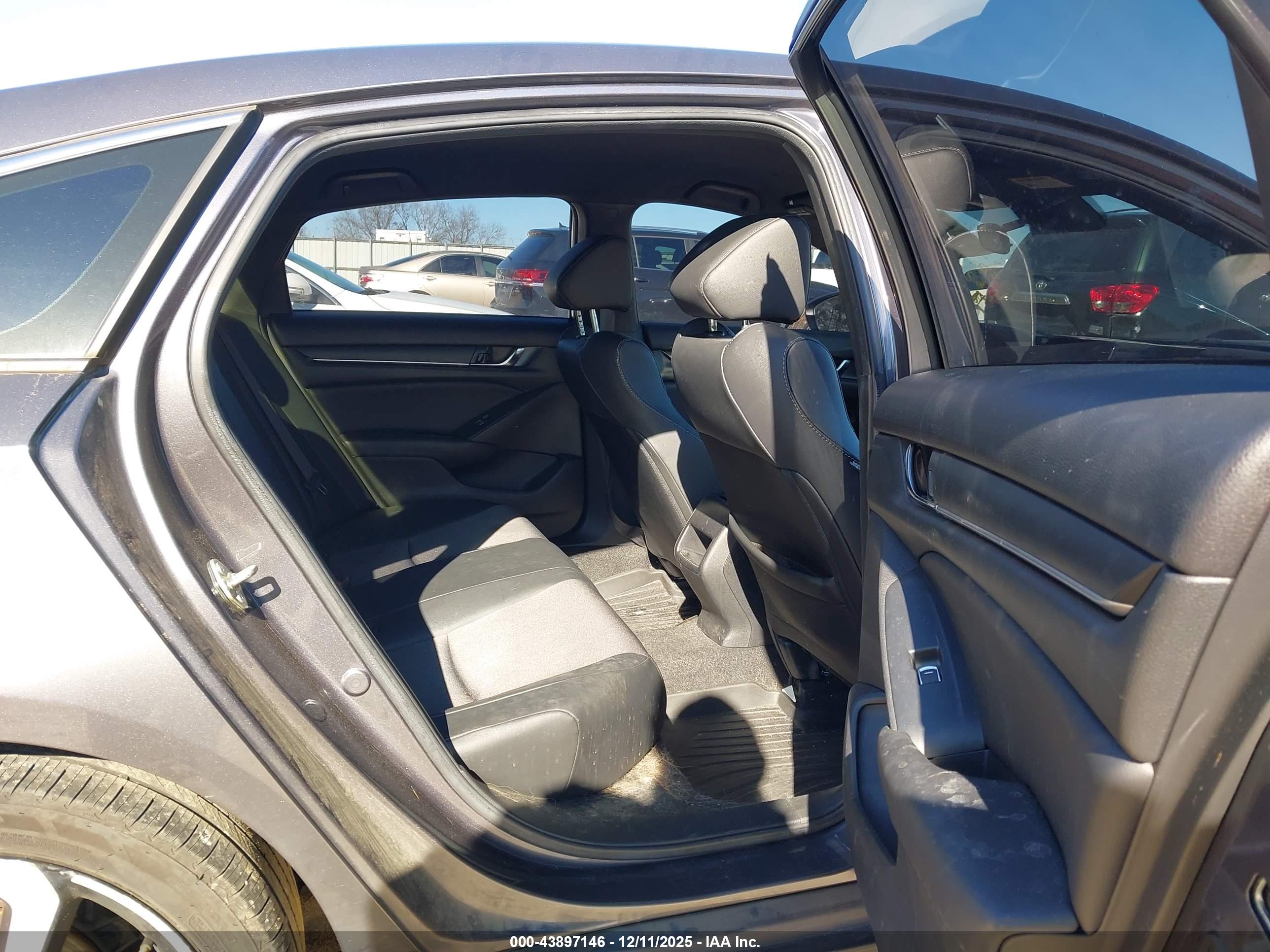 HONDA ACCORD image 8