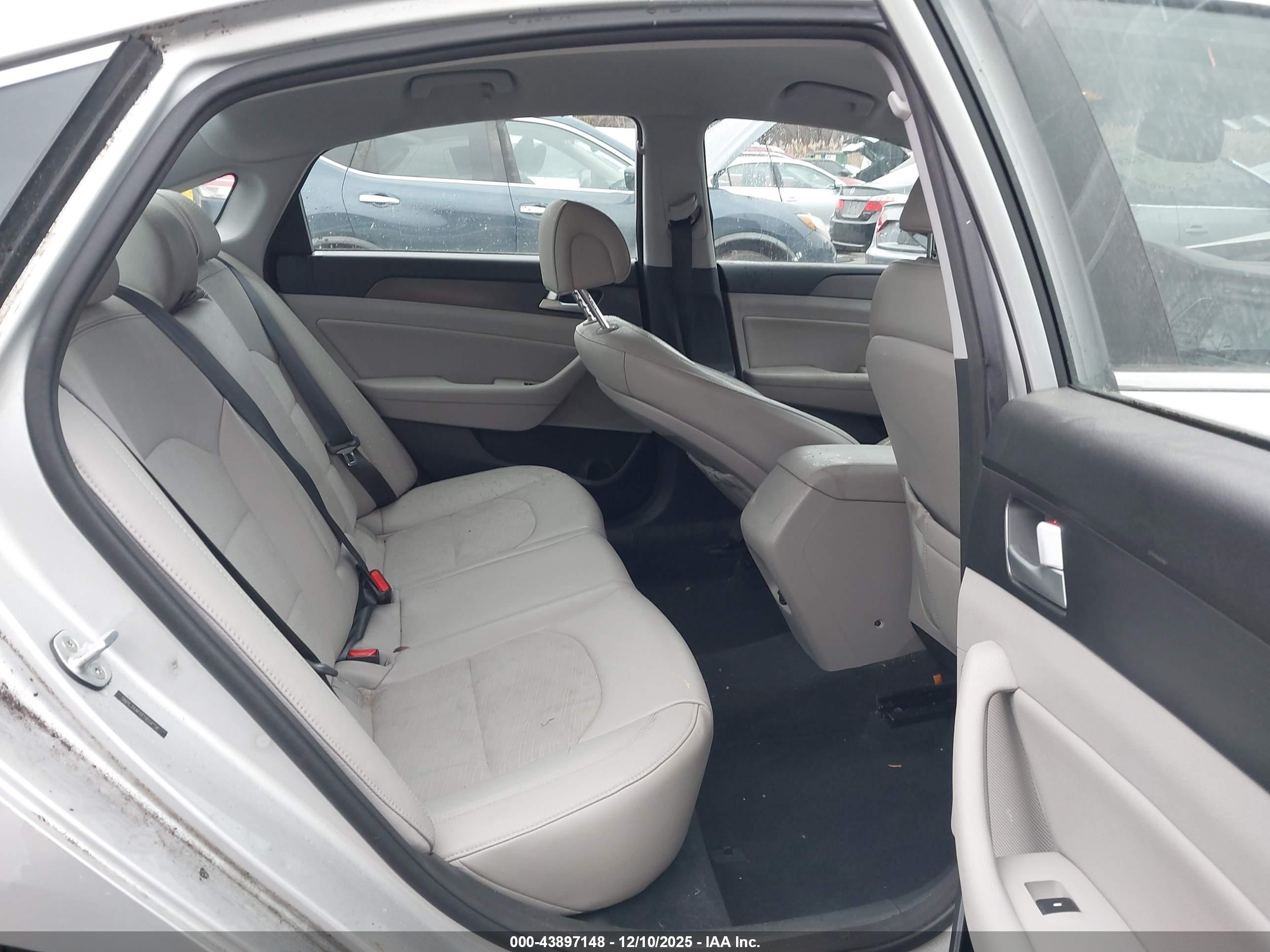 HYUNDAI SONATA image 8