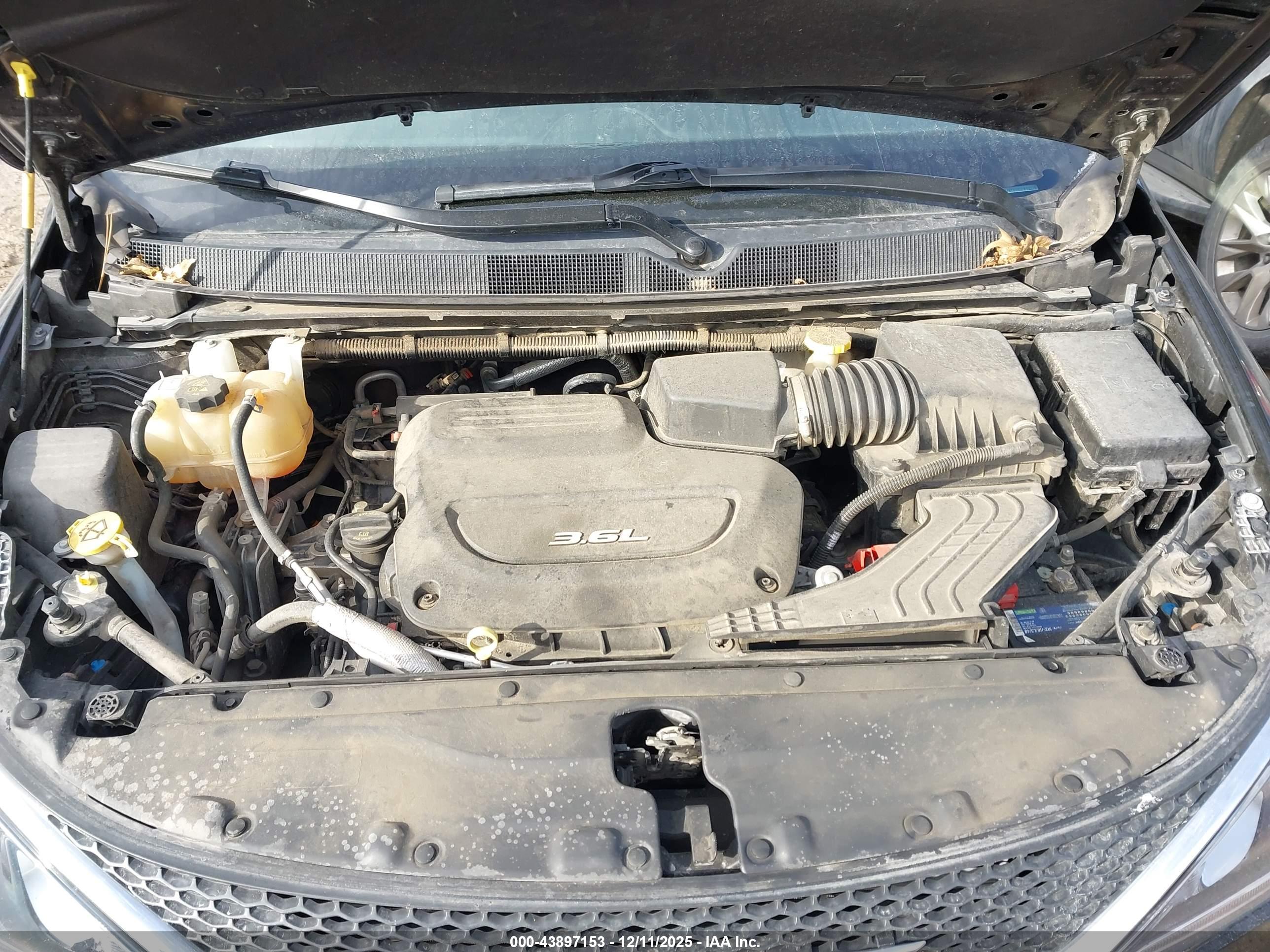 CHRYSLER PACIFICA image 10