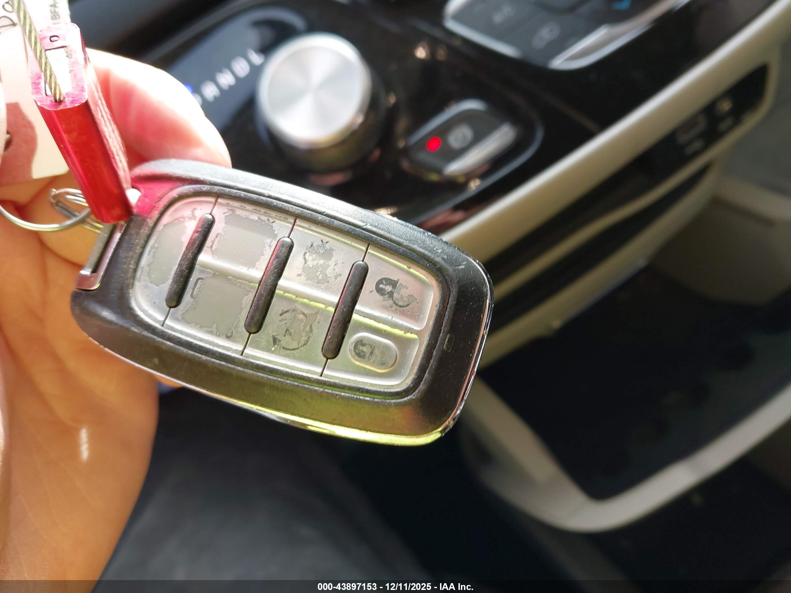 CHRYSLER PACIFICA image 11